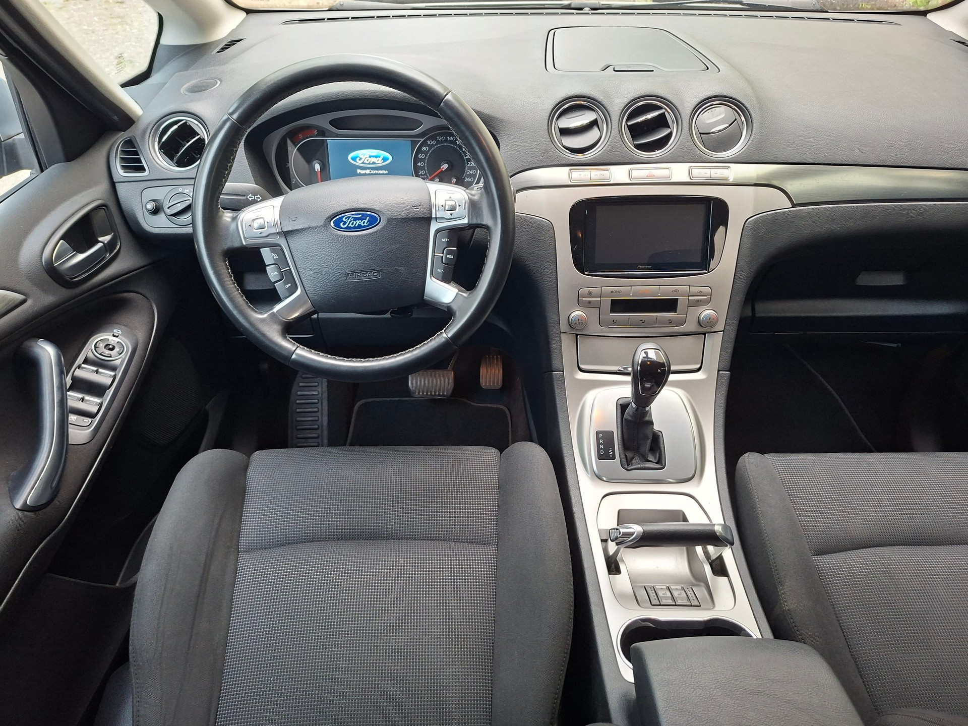 FORD S-Max 2.0 TDCi Titanium Automatic-image-8