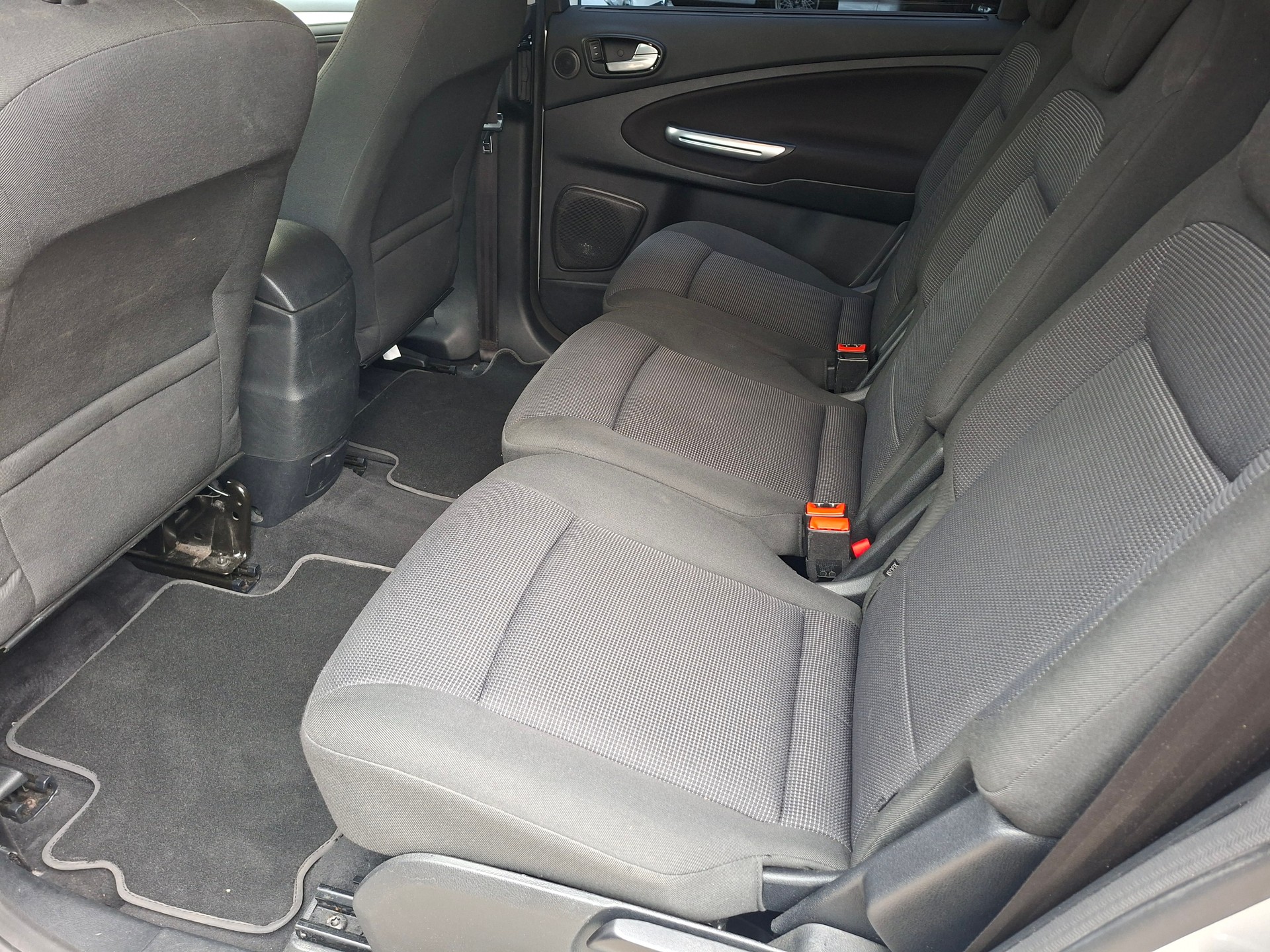 FORD S-Max 2.0 TDCi Titanium Automatic-image-9