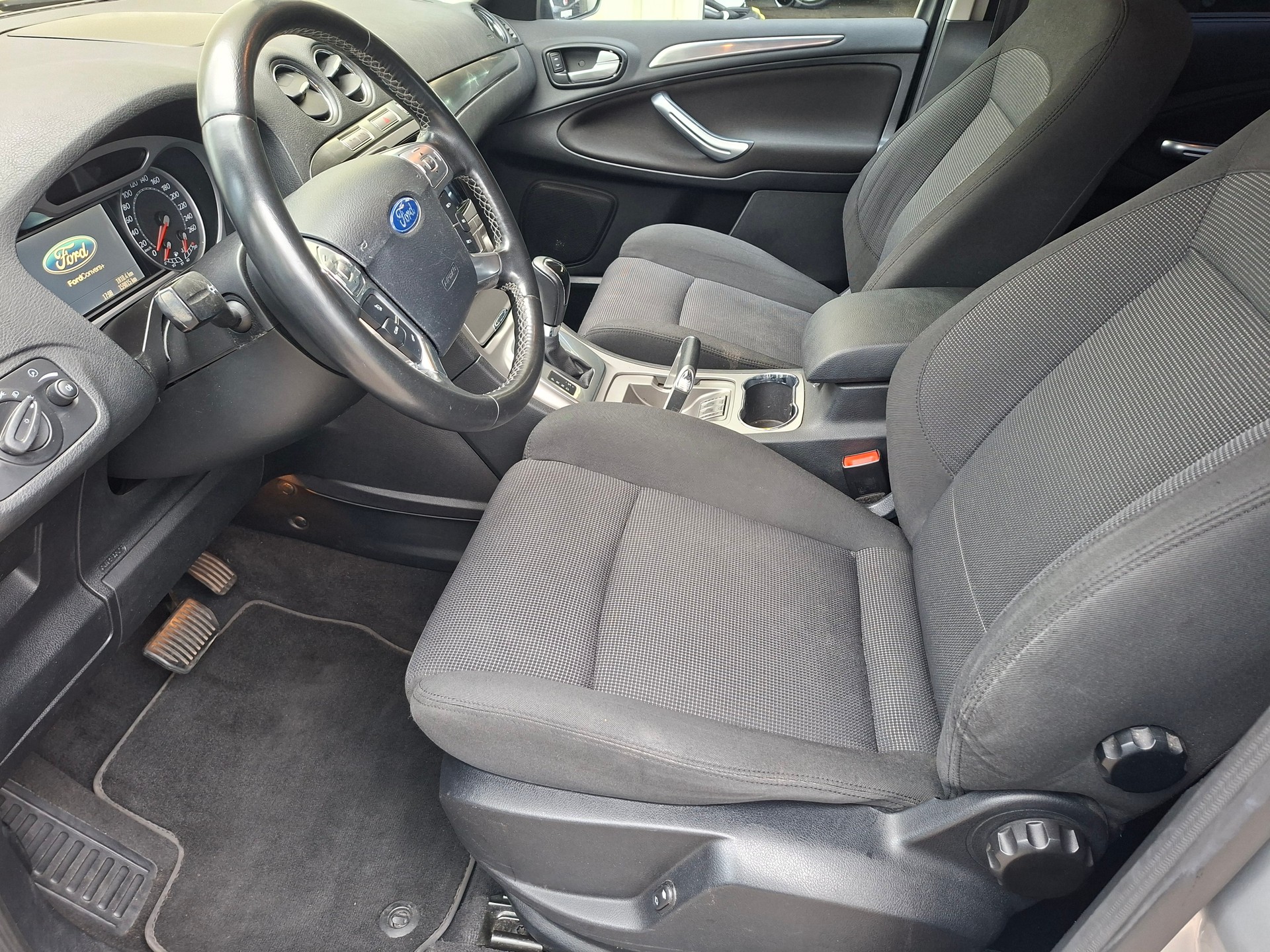 FORD S-Max 2.0 TDCi Titanium Automatic-image-6