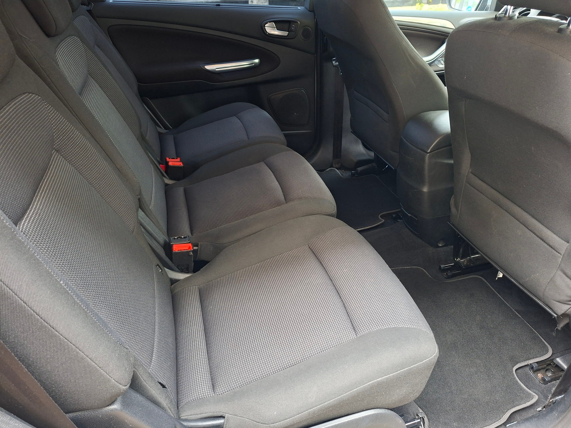FORD S-Max 2.0 TDCi Titanium Automatic-image-10