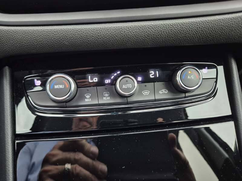 OPEL Grandland-image-12