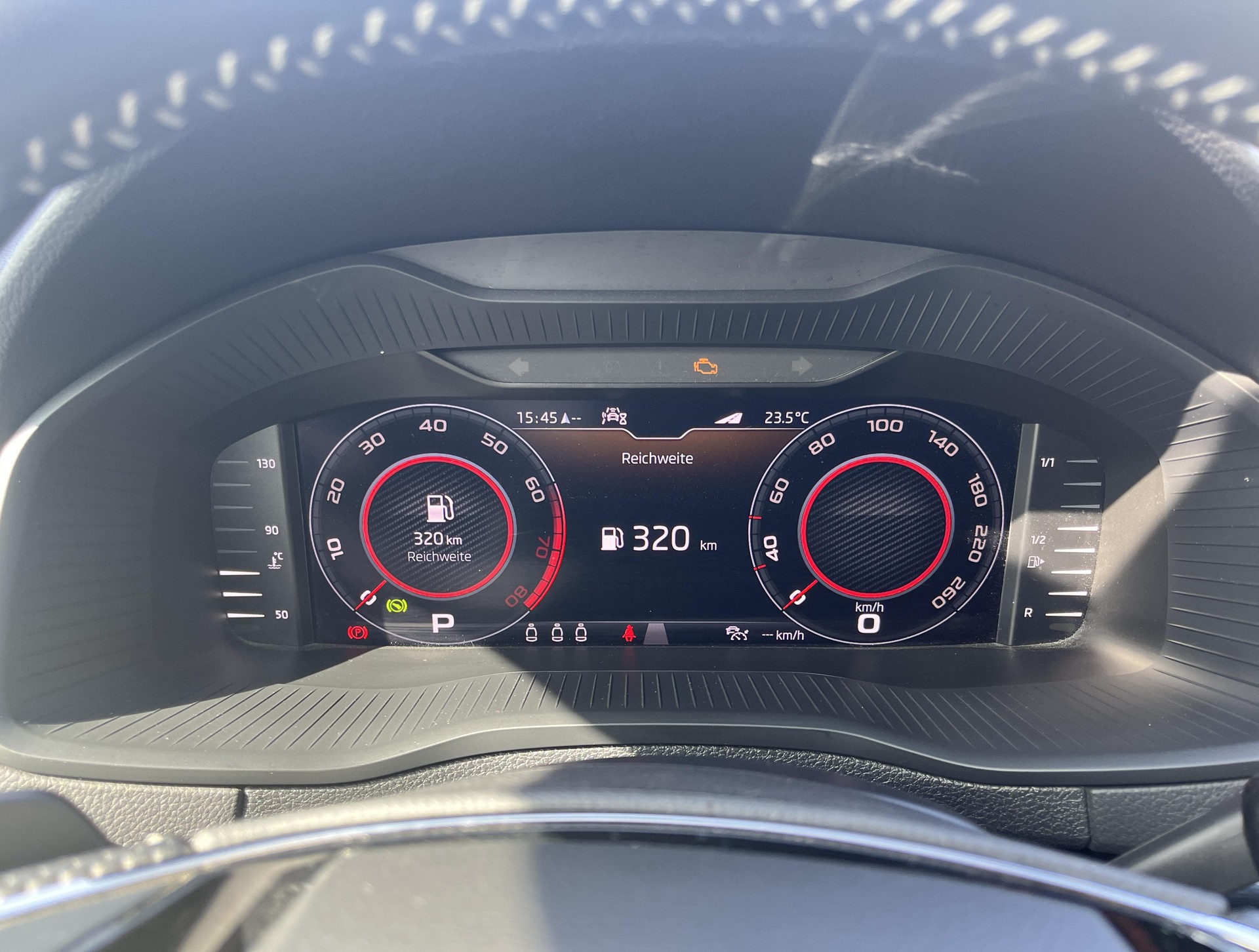 SKODA Karoq 1.5 TSI ACT SportLine DSG-image-13