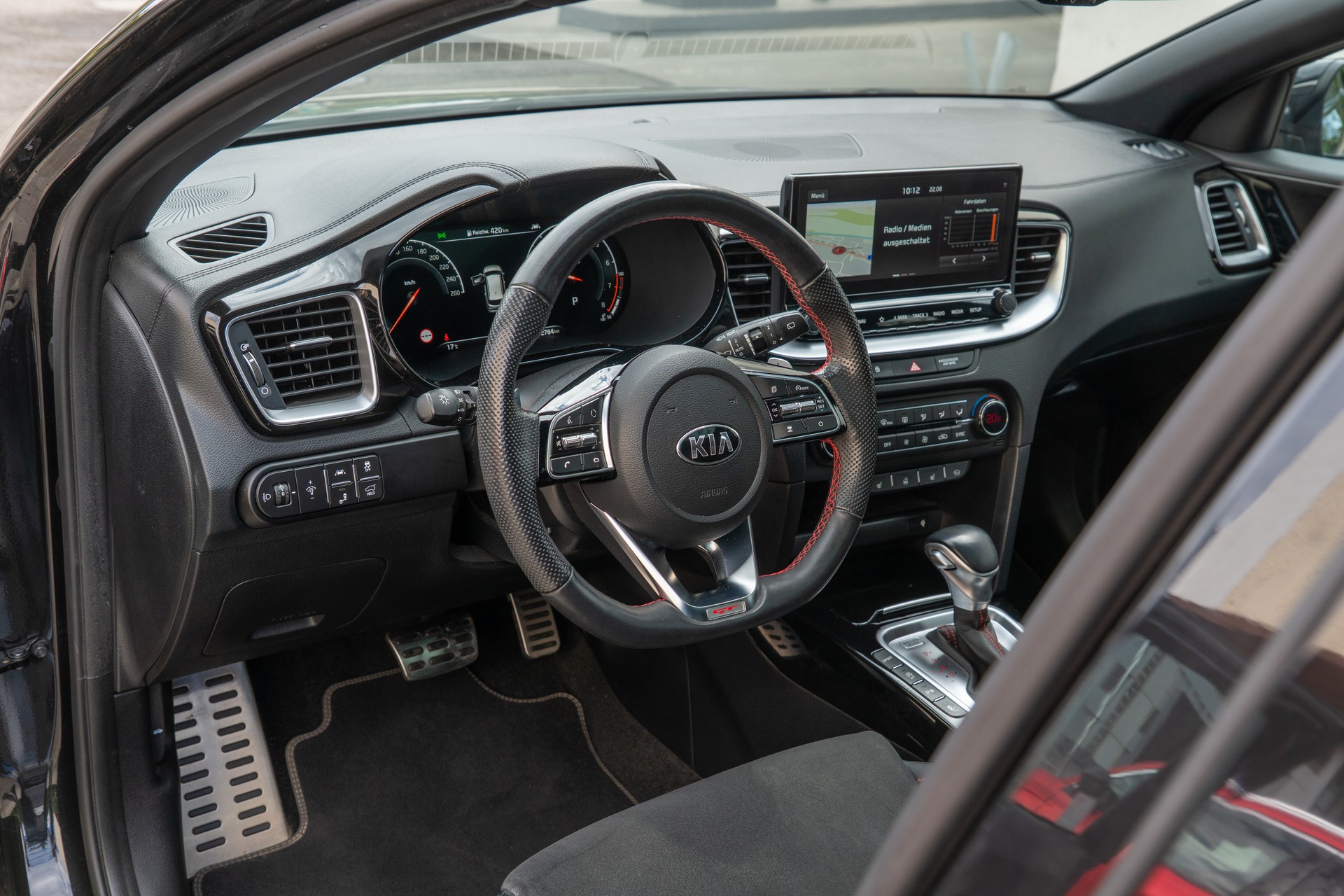 KIA ProCeed 1.6 T-GDi GT DCT-image-11