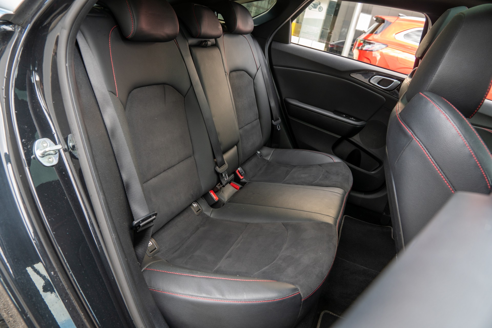 KIA ProCeed 1.6 T-GDi GT DCT-image-21
