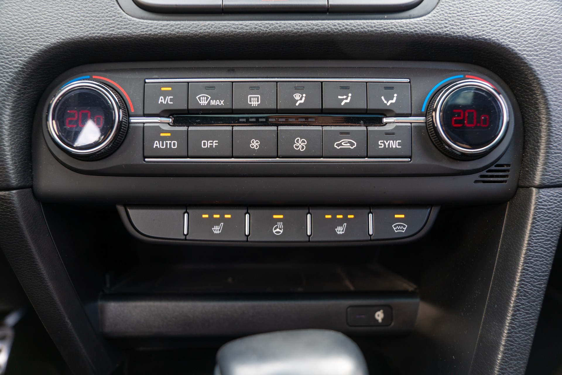 KIA ProCeed 1.6 T-GDi GT DCT-image-19