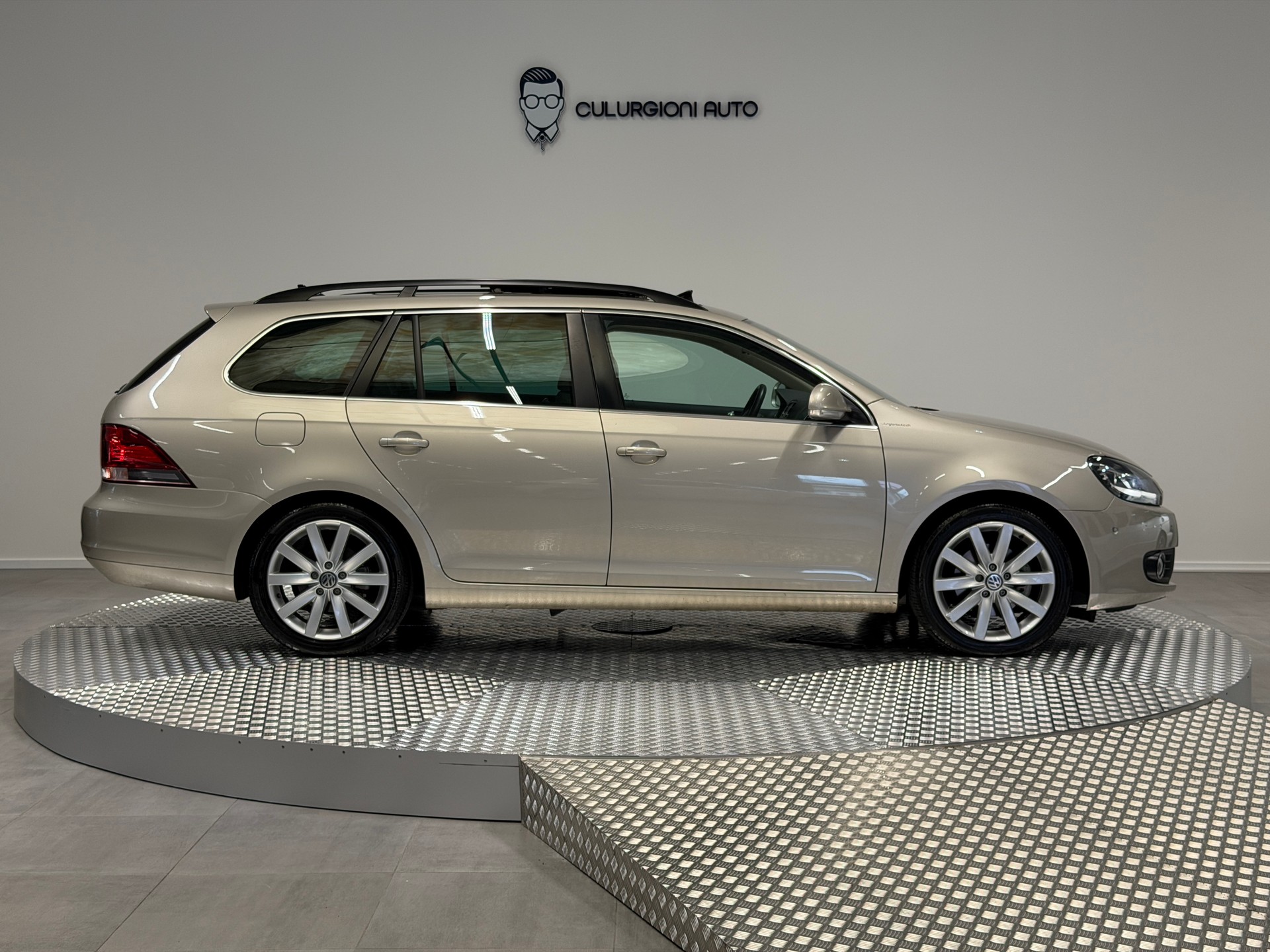 VW Golf Variant 1.2 TSI Comfortline DSG-image-5