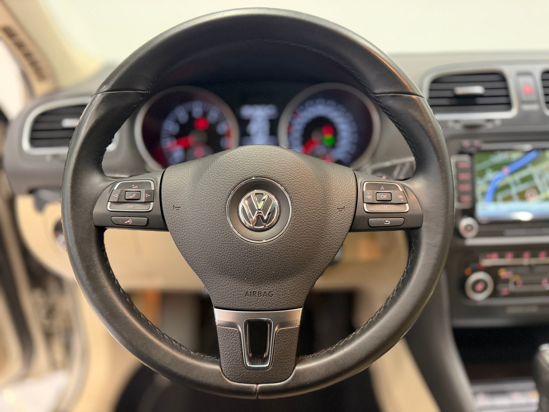 VW Golf Variant 1.2 TSI Comfortline DSG-image-13