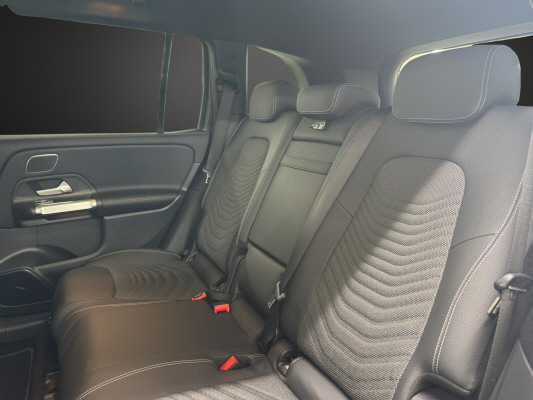 MERCEDES-BENZ GLB 200 d 4M 8G-Tronic-image-10