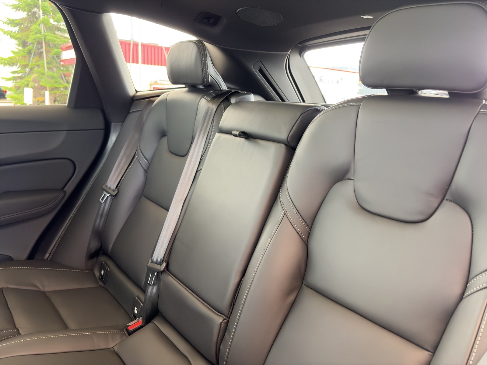 VOLVO XC60 2.0 T8 TE Black Edition eAWD-image-15