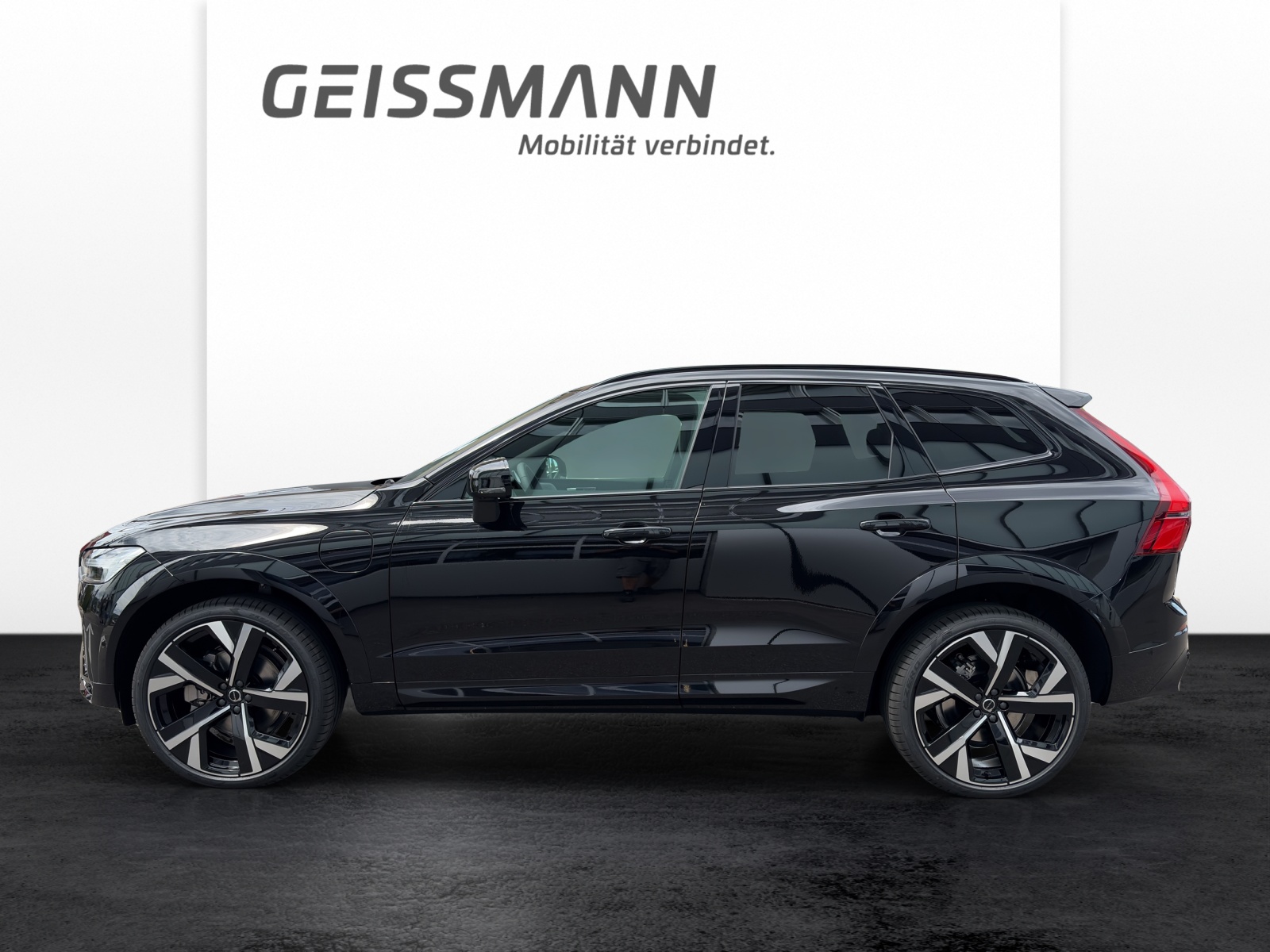 VOLVO XC60 2.0 T8 TE Black Edition eAWD-image-2