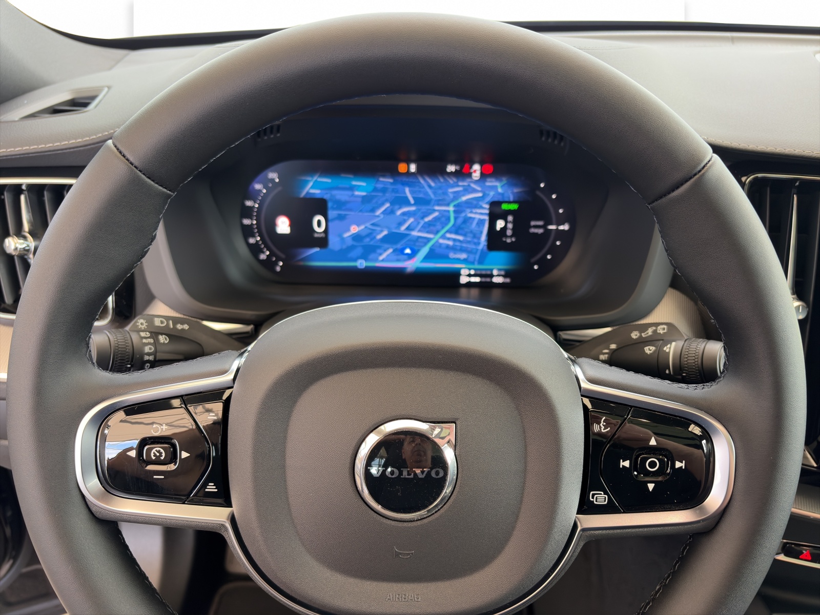 VOLVO XC60 2.0 T8 TE Black Edition eAWD-image-10