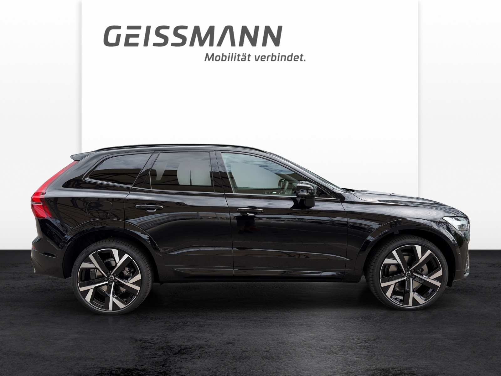 VOLVO XC60 2.0 T8 TE Black Edition eAWD-image-3