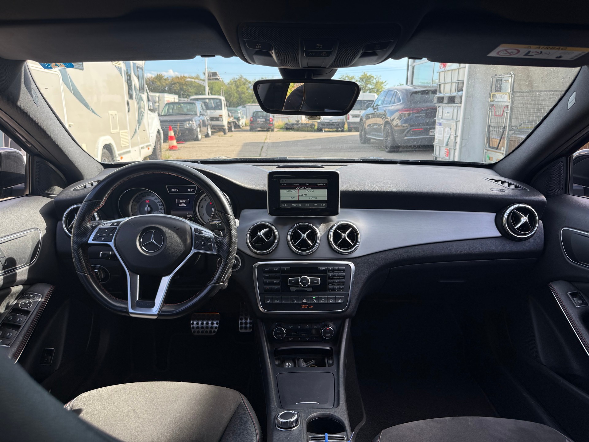 MERCEDES-BENZ GLA 250 AMG Line 4Matic 7G-DCT-image-7
