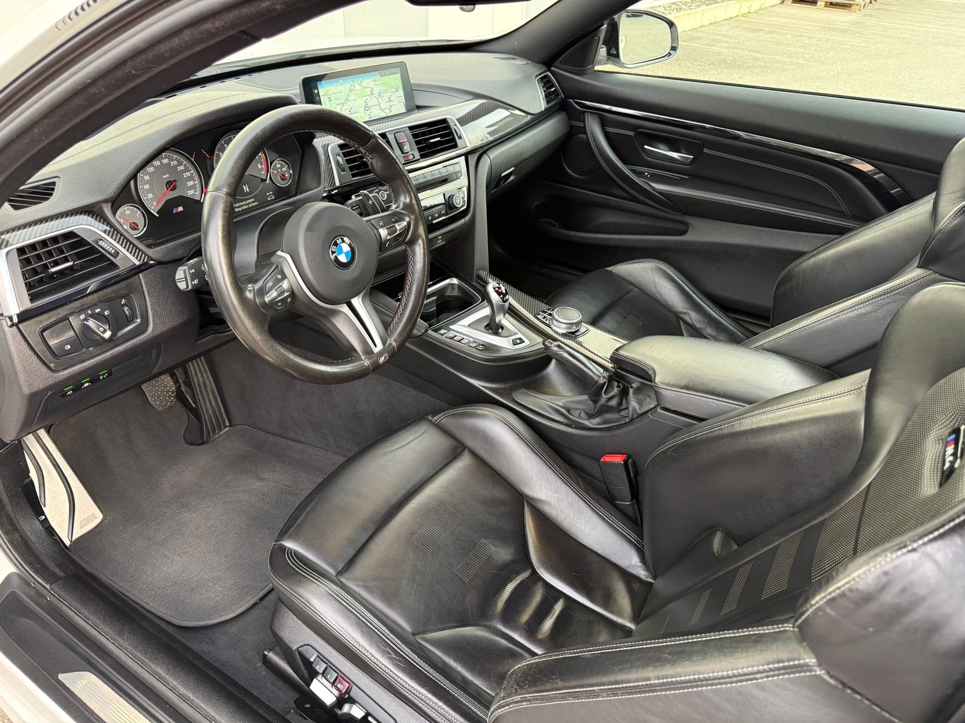 BMW M4 Coupé Competition DKG-image-8