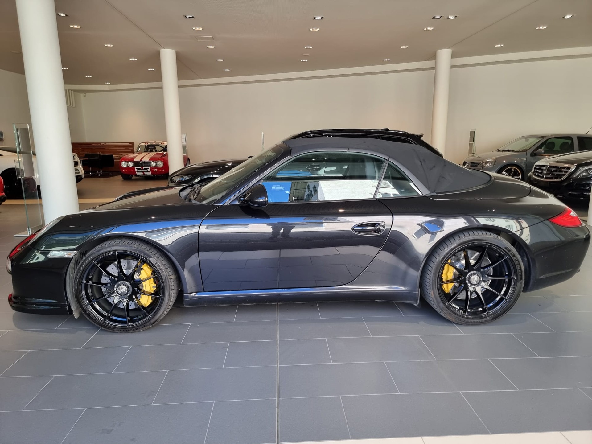 PORSCHE Carrera S Cabrio-image-8