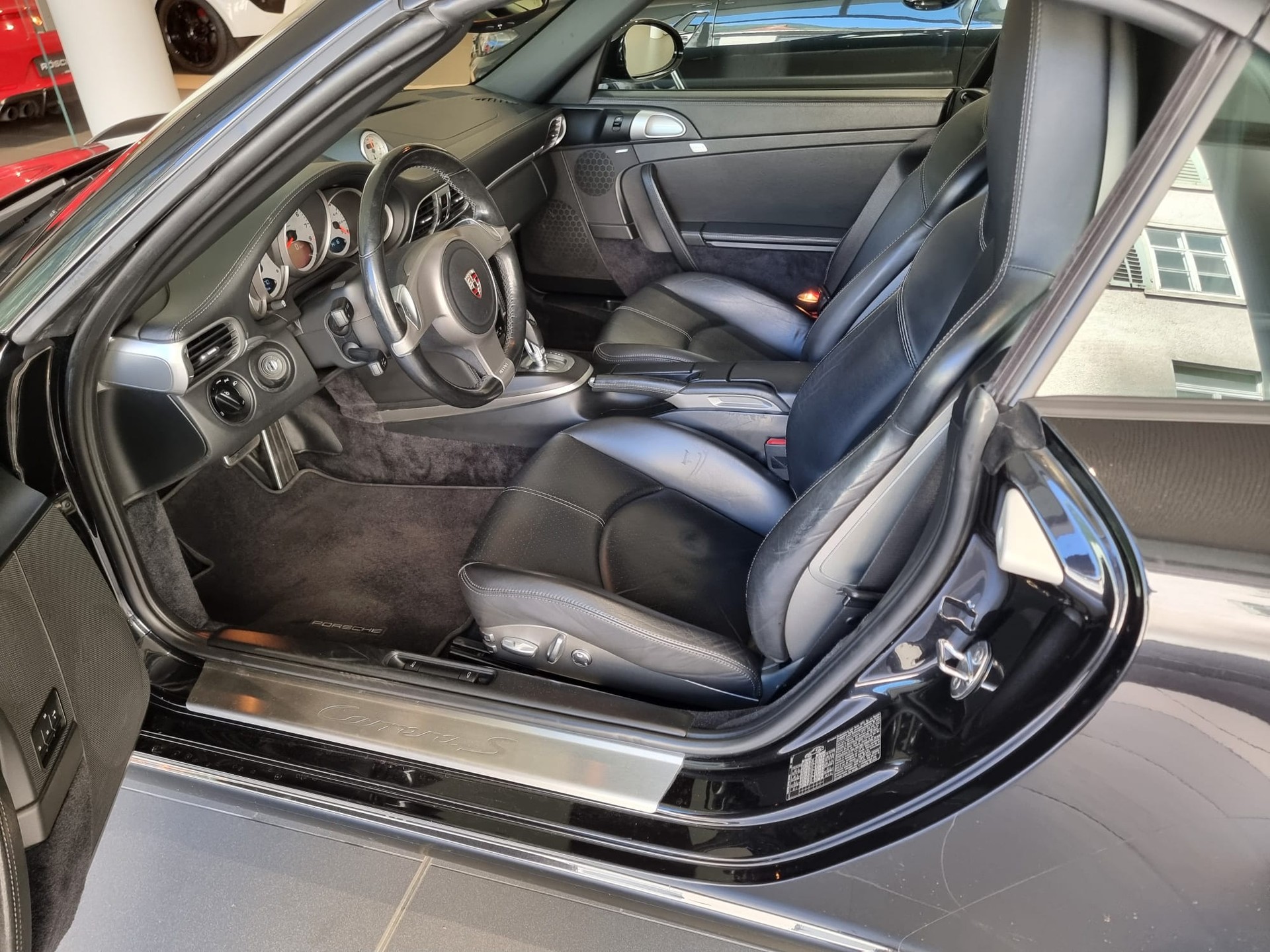 PORSCHE Carrera S Cabrio-image-12