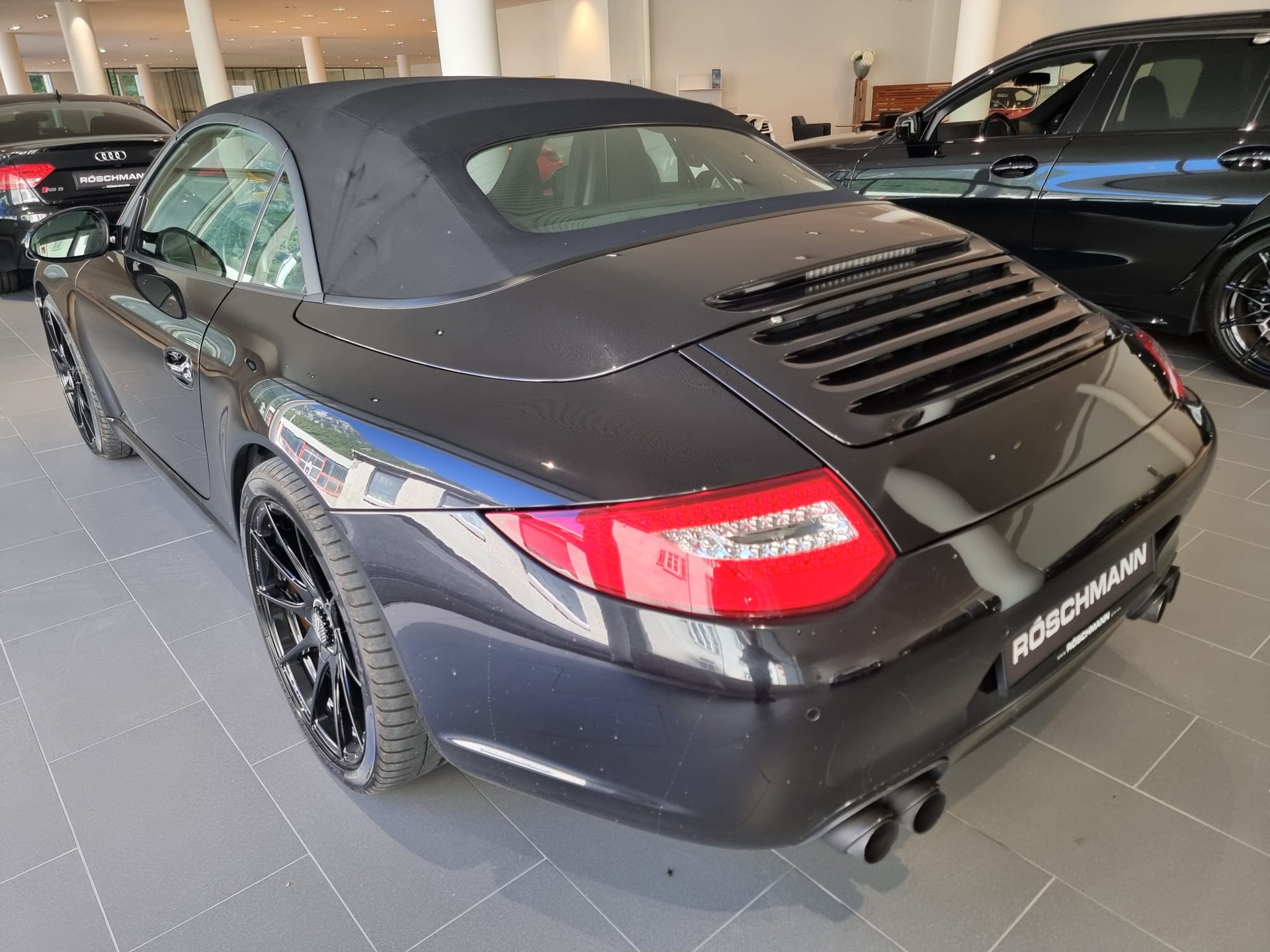 PORSCHE Carrera S Cabrio-image-7