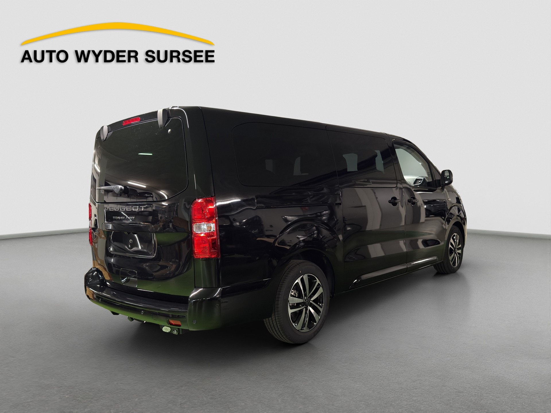 PEUGEOT Traveller Long 2.2 BlueHDi 180 Family Edition S/S-image-5