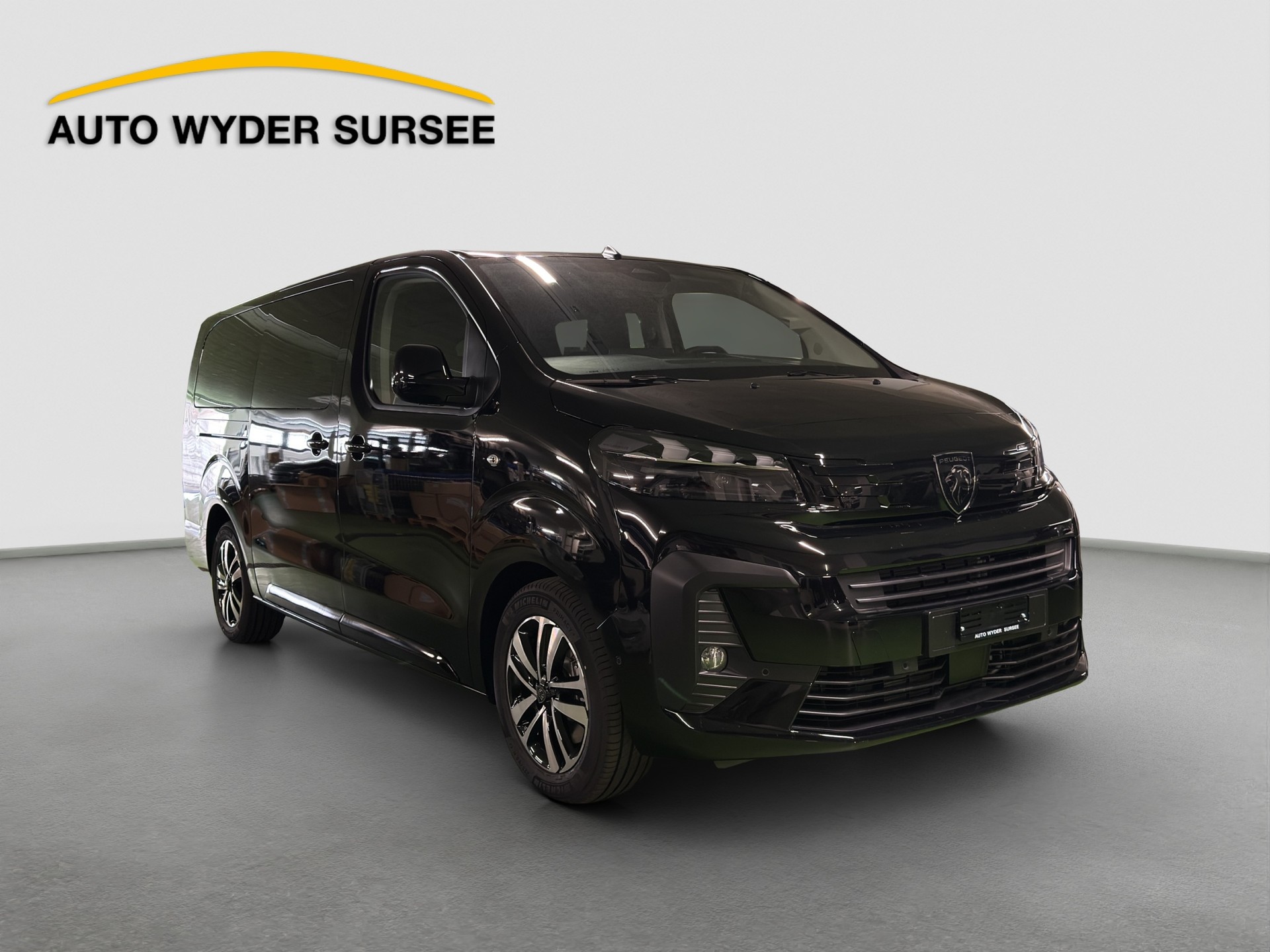 PEUGEOT Traveller Long 2.2 BlueHDi 180 Family Edition S/S-image-7