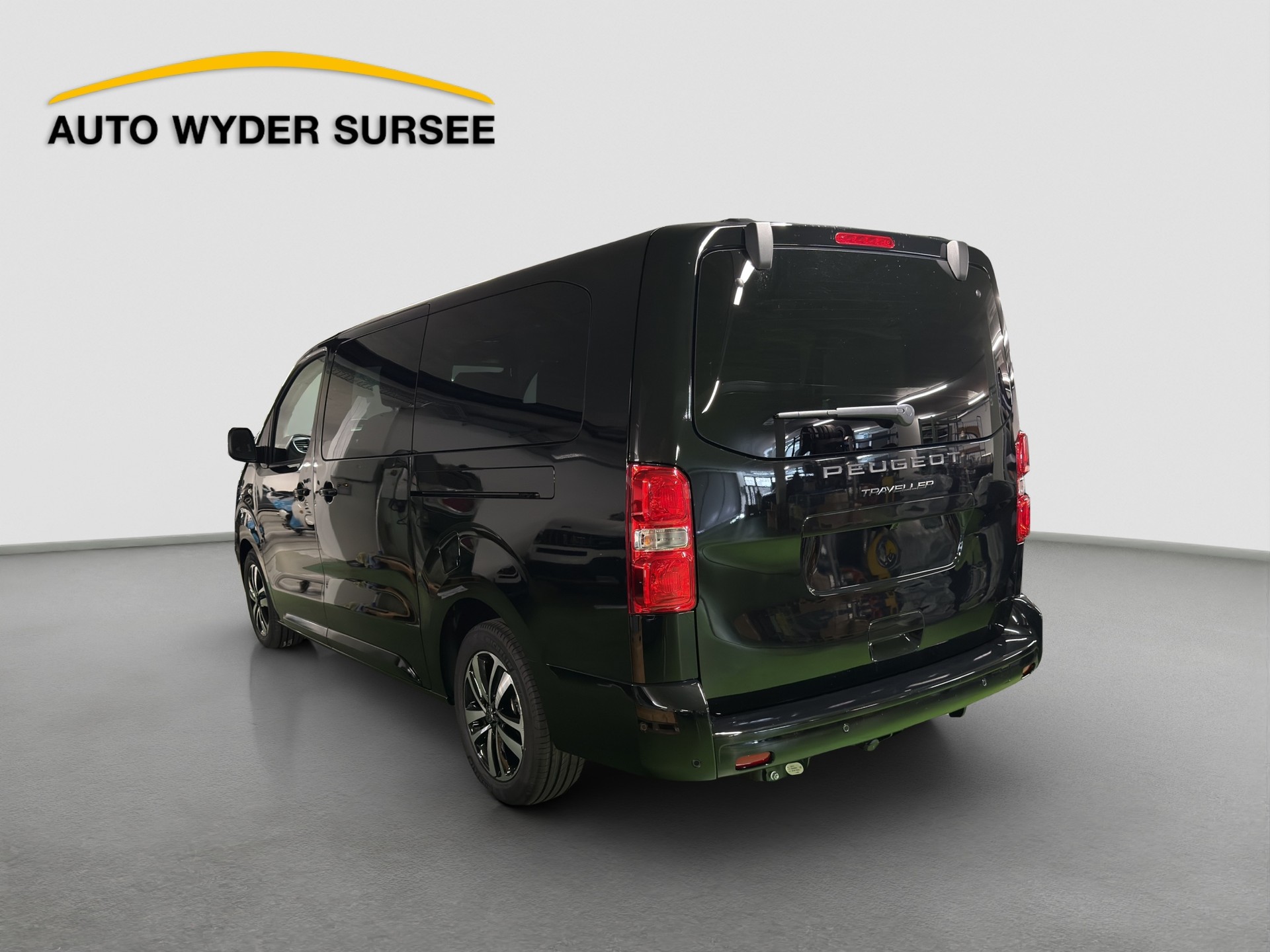 PEUGEOT Traveller Long 2.2 BlueHDi 180 Family Edition S/S-image-3