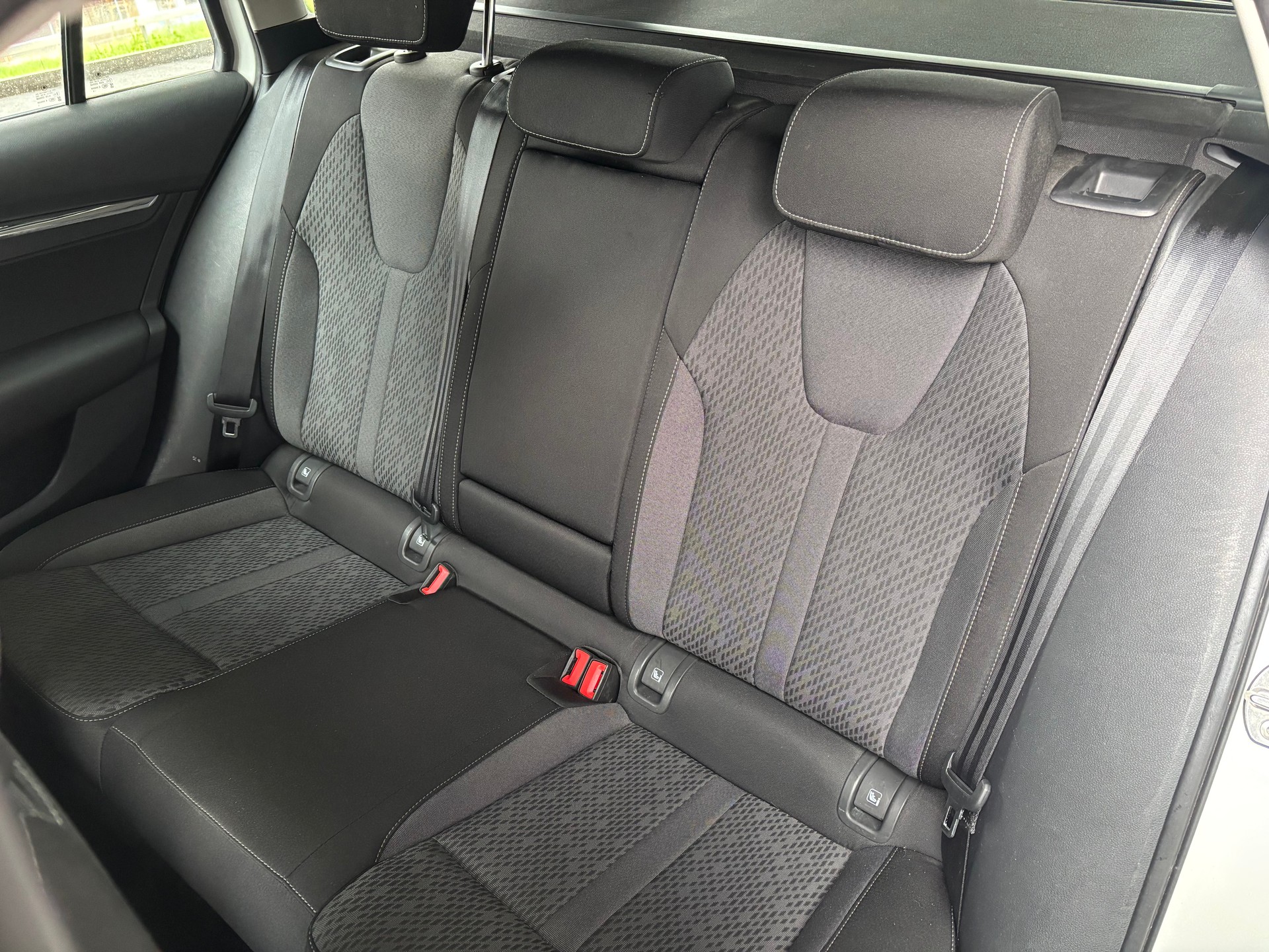 SKODA Octavia Combi 2.0 TDI DSG Style 4x4-image-7