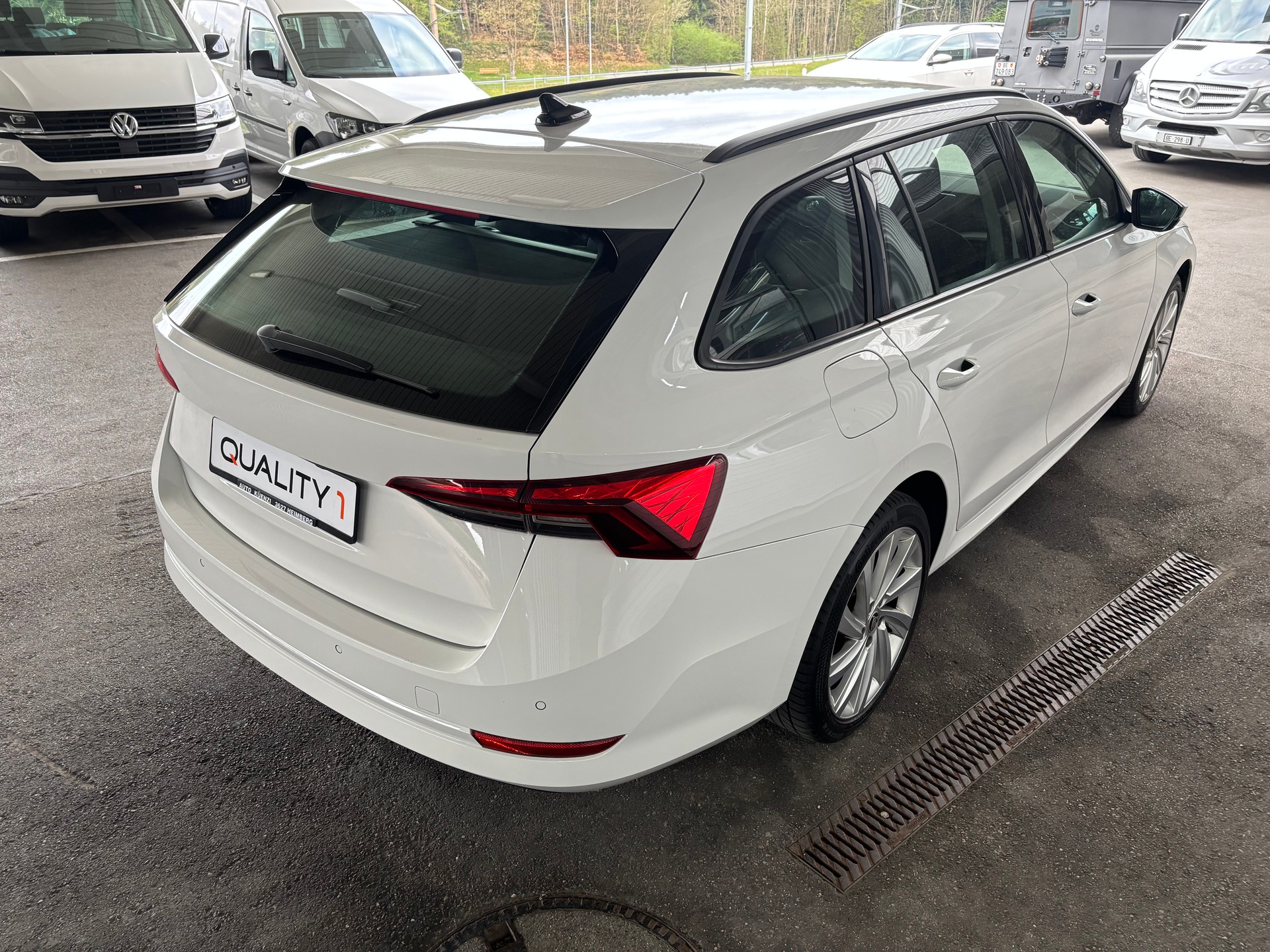SKODA Octavia Combi 2.0 TDI DSG Style 4x4-image-3