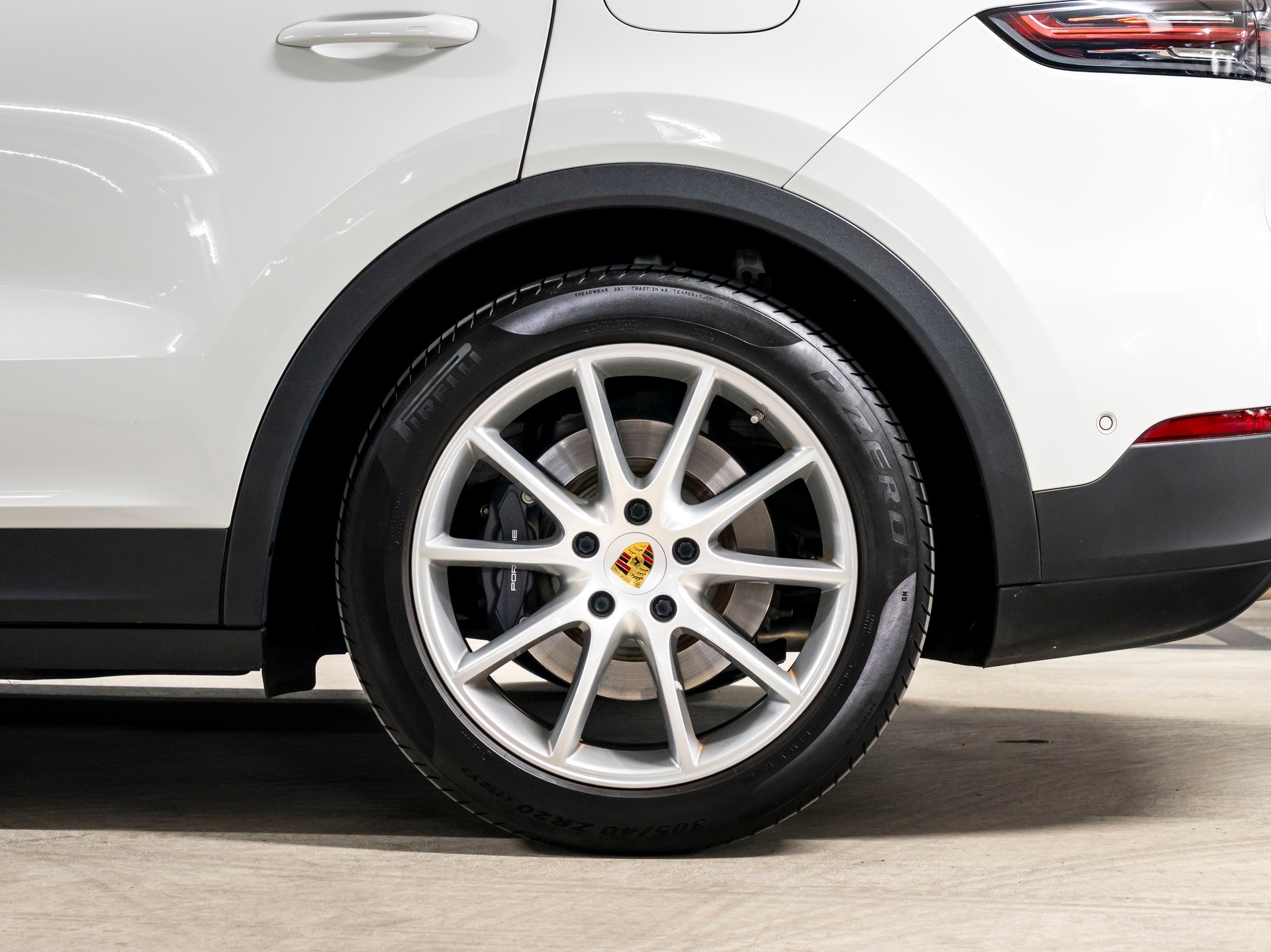 PORSCHE Cayenne E-Hybrid-image-10