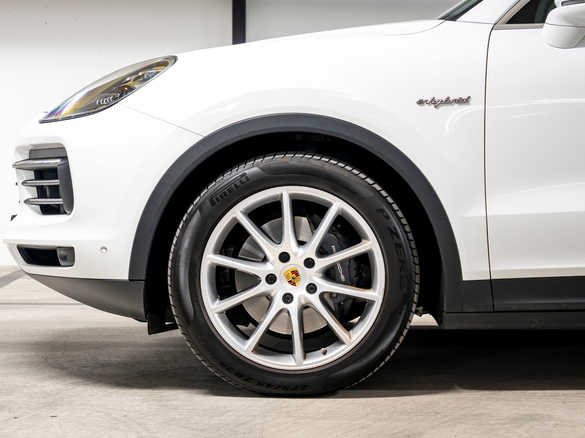 PORSCHE Cayenne E-Hybrid-image-9