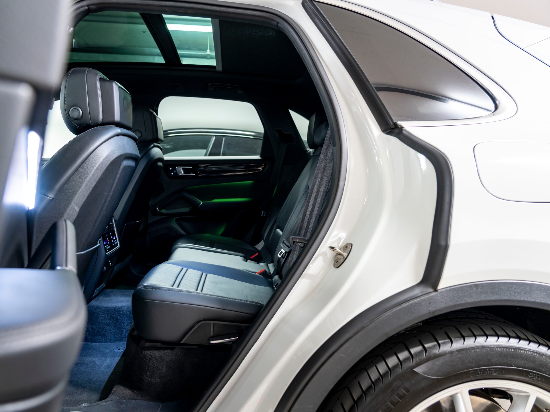 PORSCHE Cayenne E-Hybrid-image-25