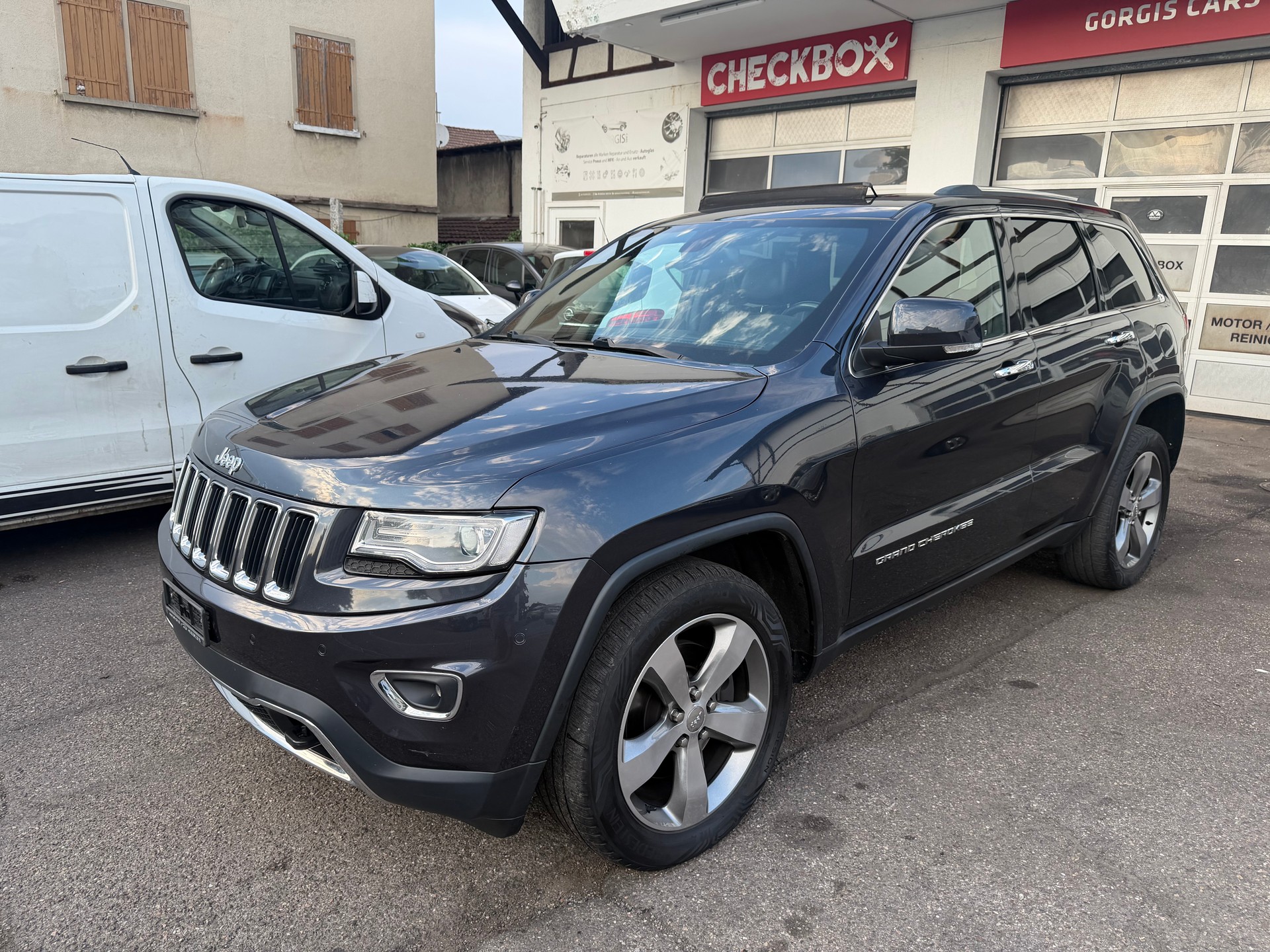 JEEP Grand Cherokee-image-1
