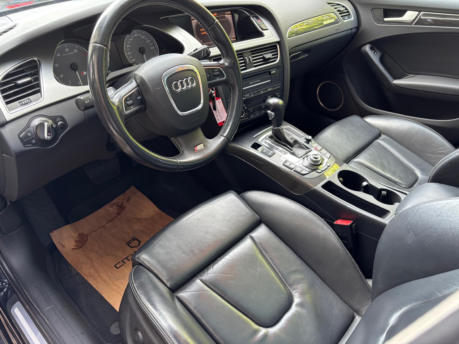 AUDI S4 Avant 3.0 TFSI quattro S-tronic-image-8