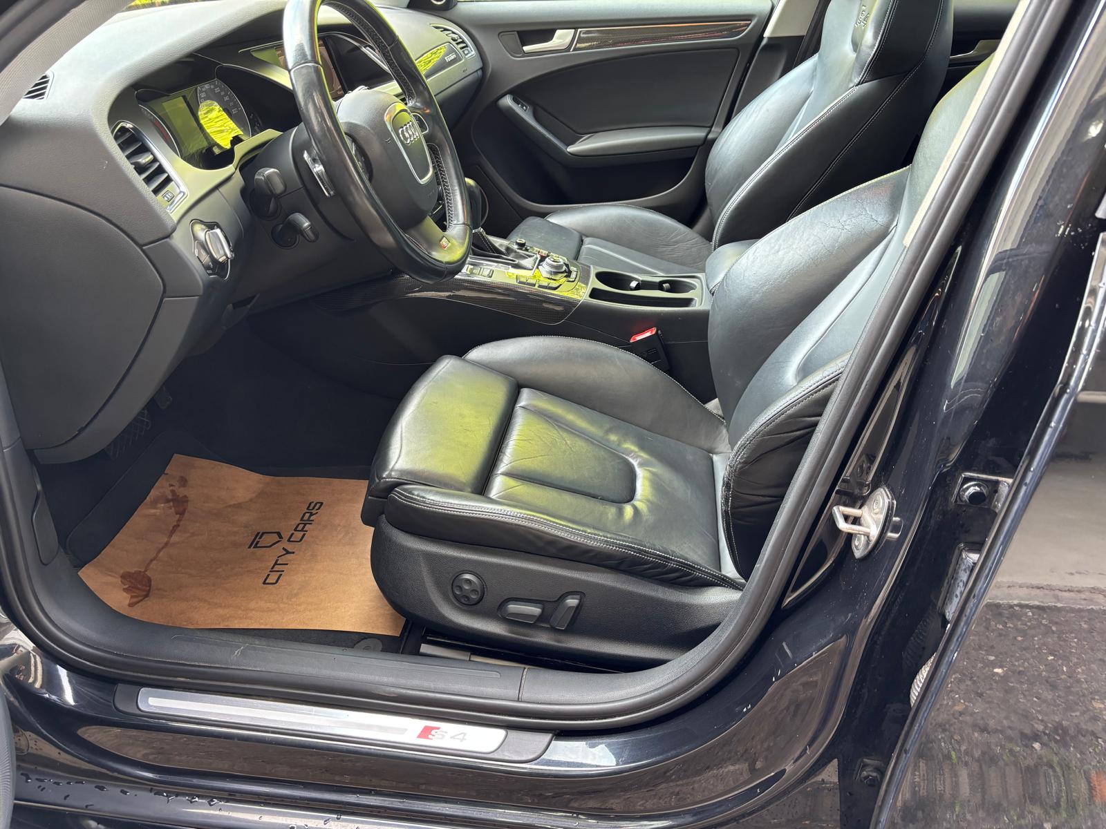 AUDI S4 Avant 3.0 TFSI quattro S-tronic-image-9