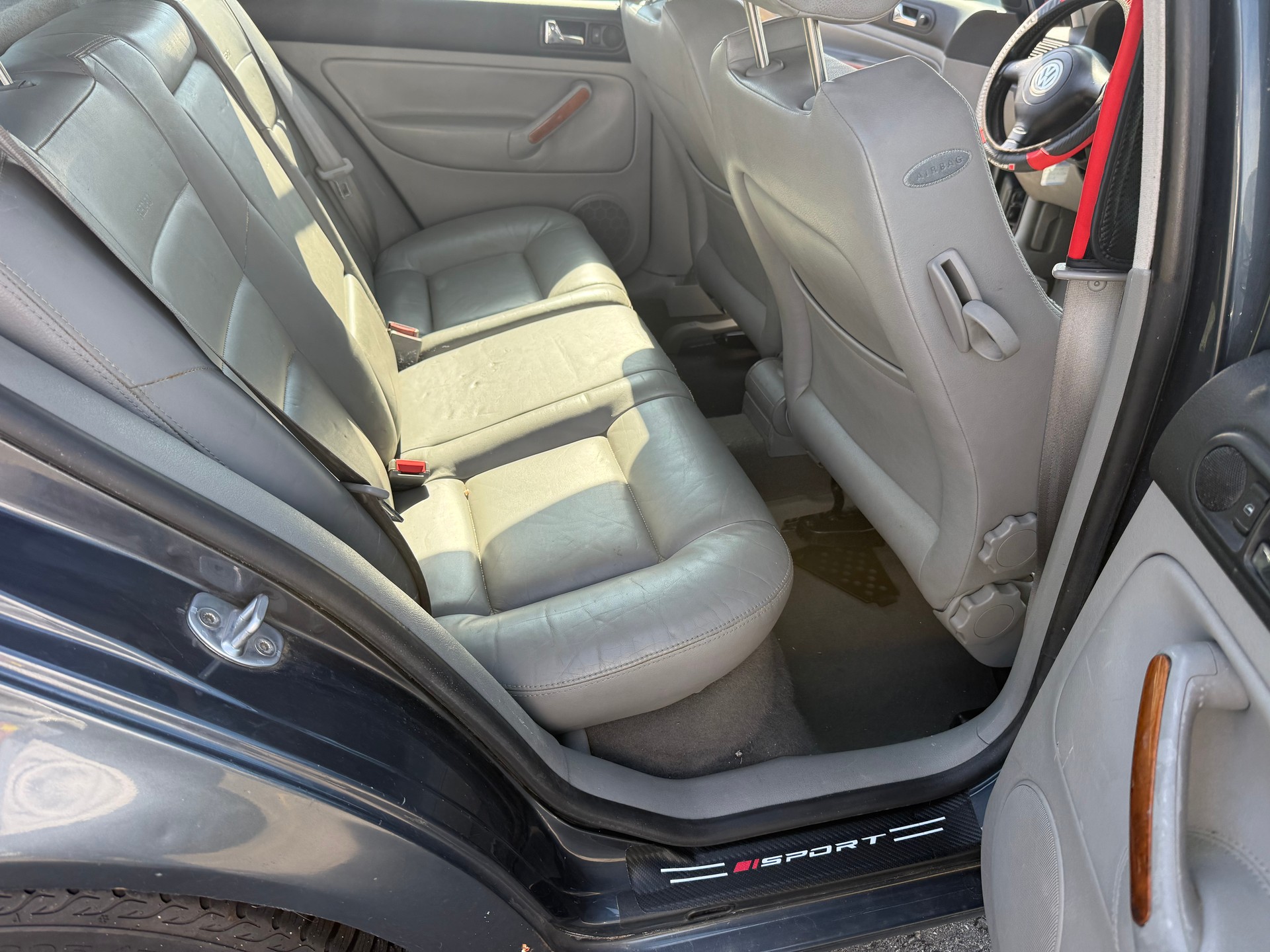 VW Golf 2.8 Highline 4Motion-image-9