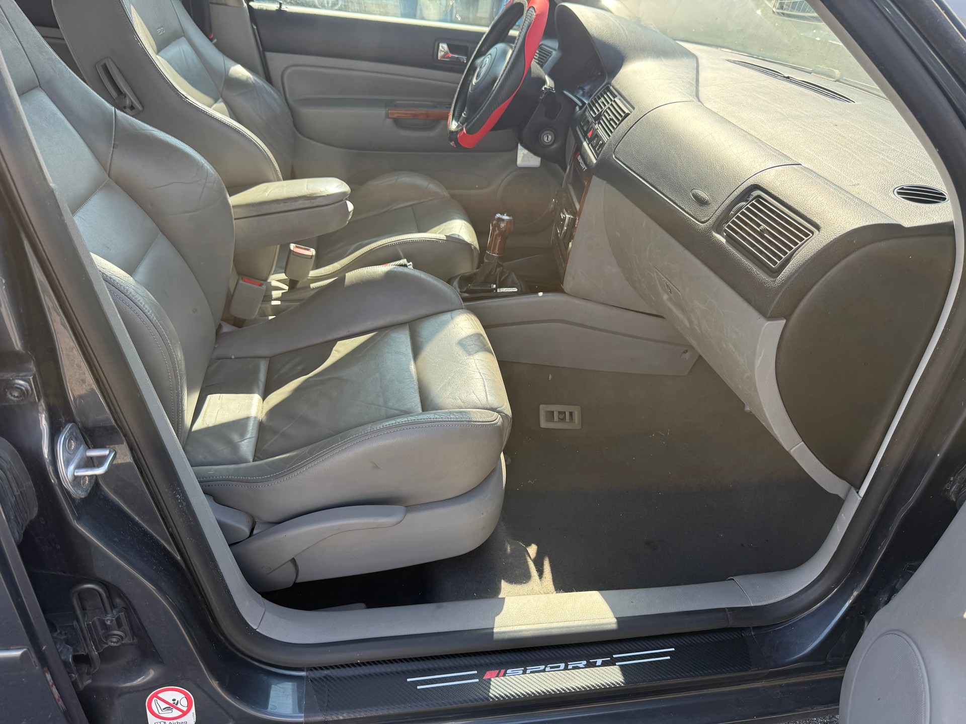 VW Golf 2.8 Highline 4Motion-image-6