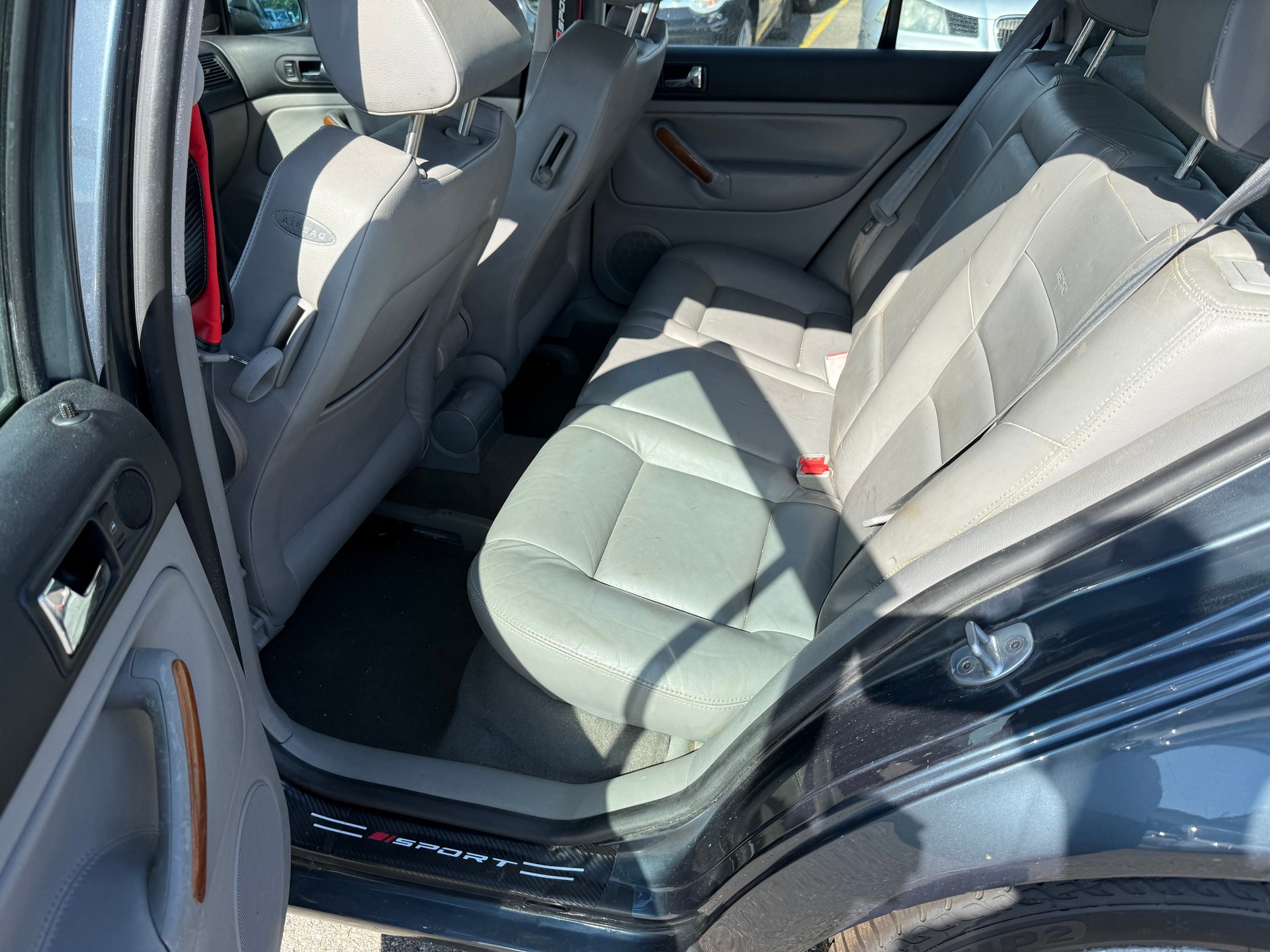 VW Golf 2.8 Highline 4Motion-image-8