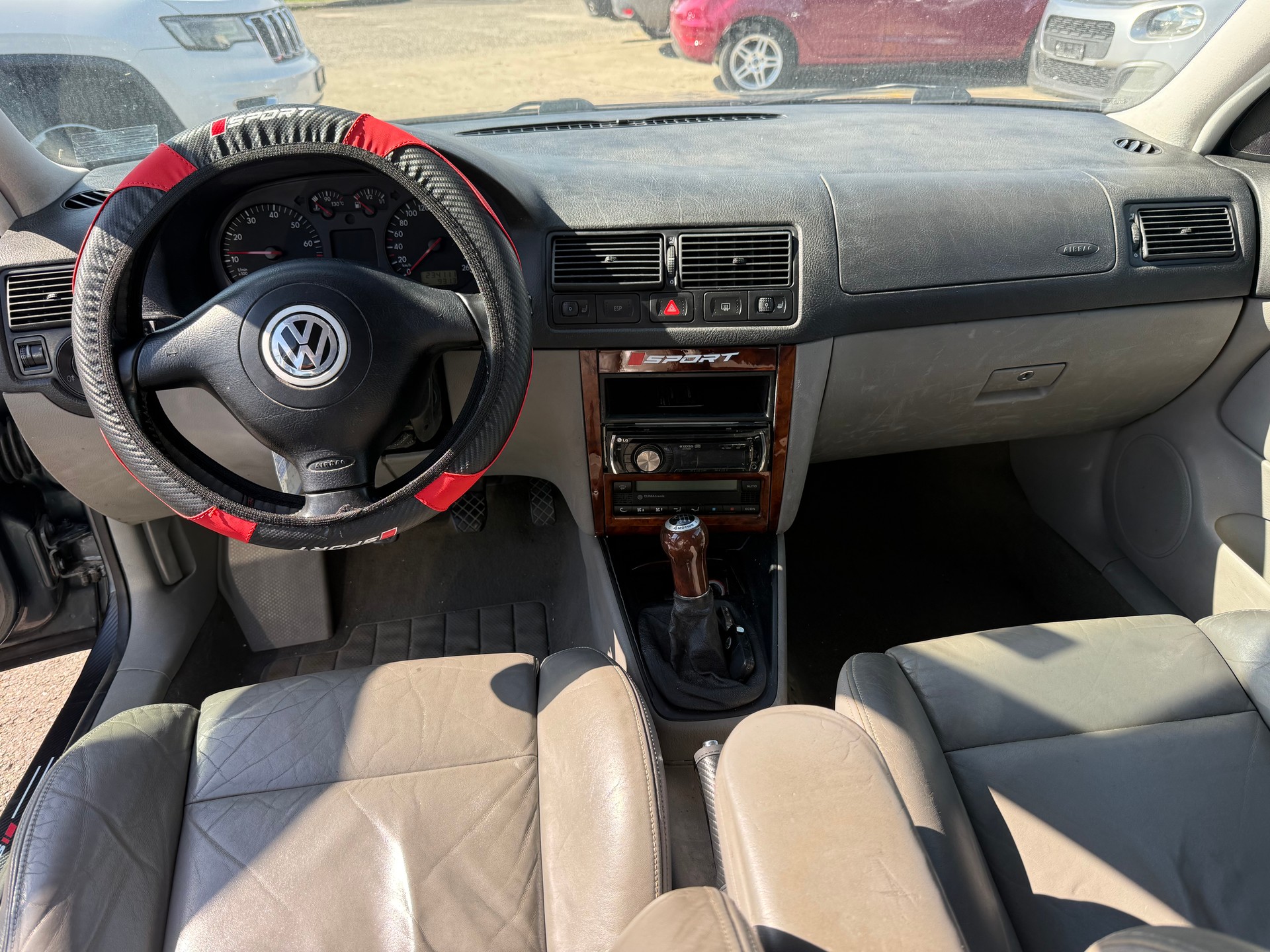VW Golf 2.8 Highline 4Motion-image-10