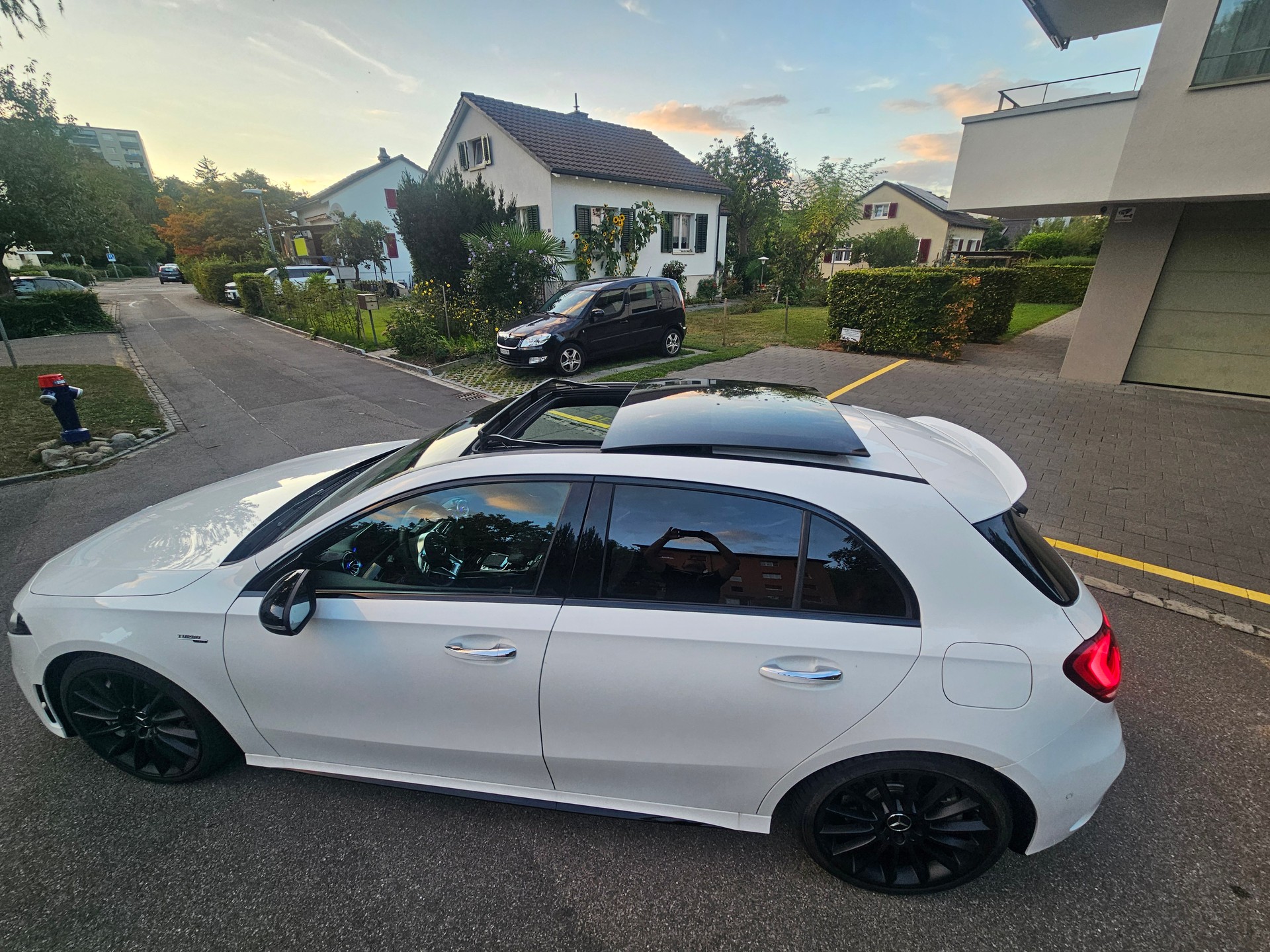 MERCEDES-BENZ A 35 AMG 4matic-image-2