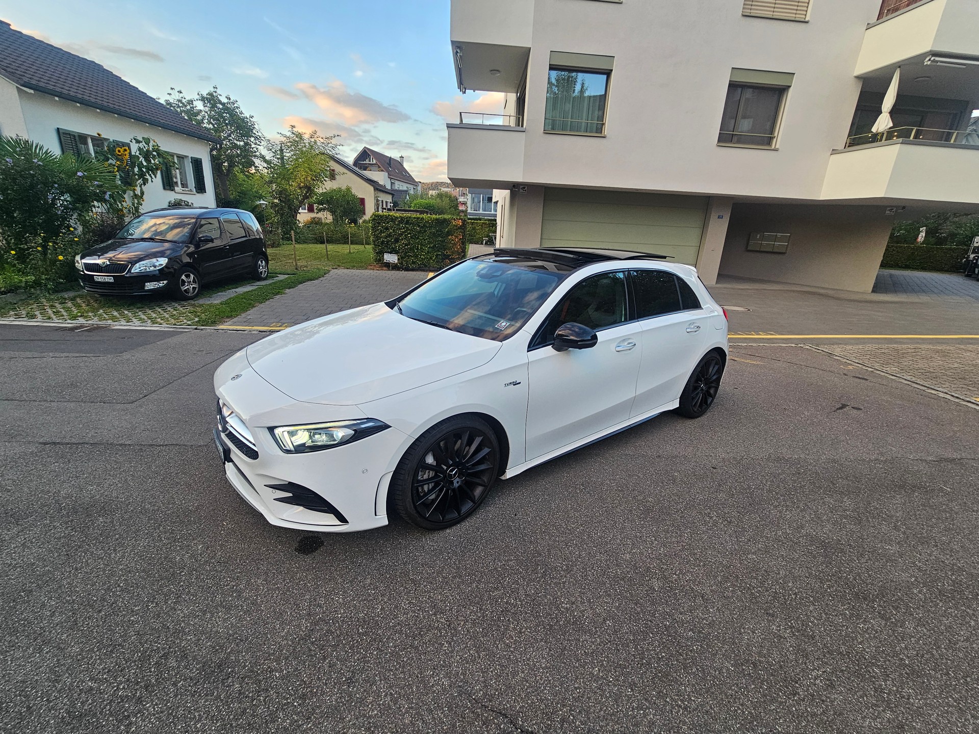 MERCEDES-BENZ A 35 AMG 4matic-image-0