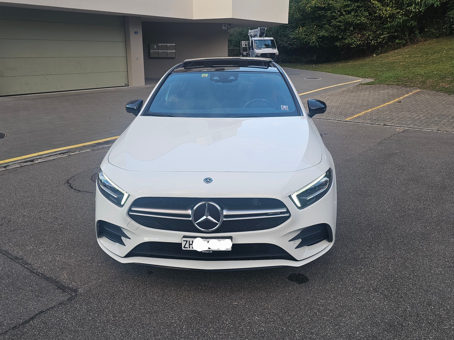 MERCEDES-BENZ A 35 AMG 4matic-image-5