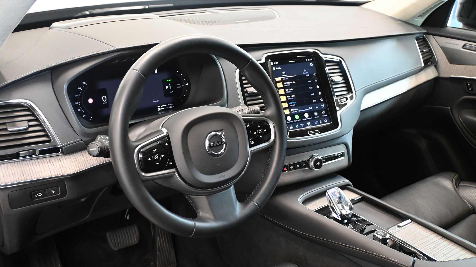 VOLVO XC90 T8 eAWD PluginHybrid Ultimate Dark Geartronic-image-2