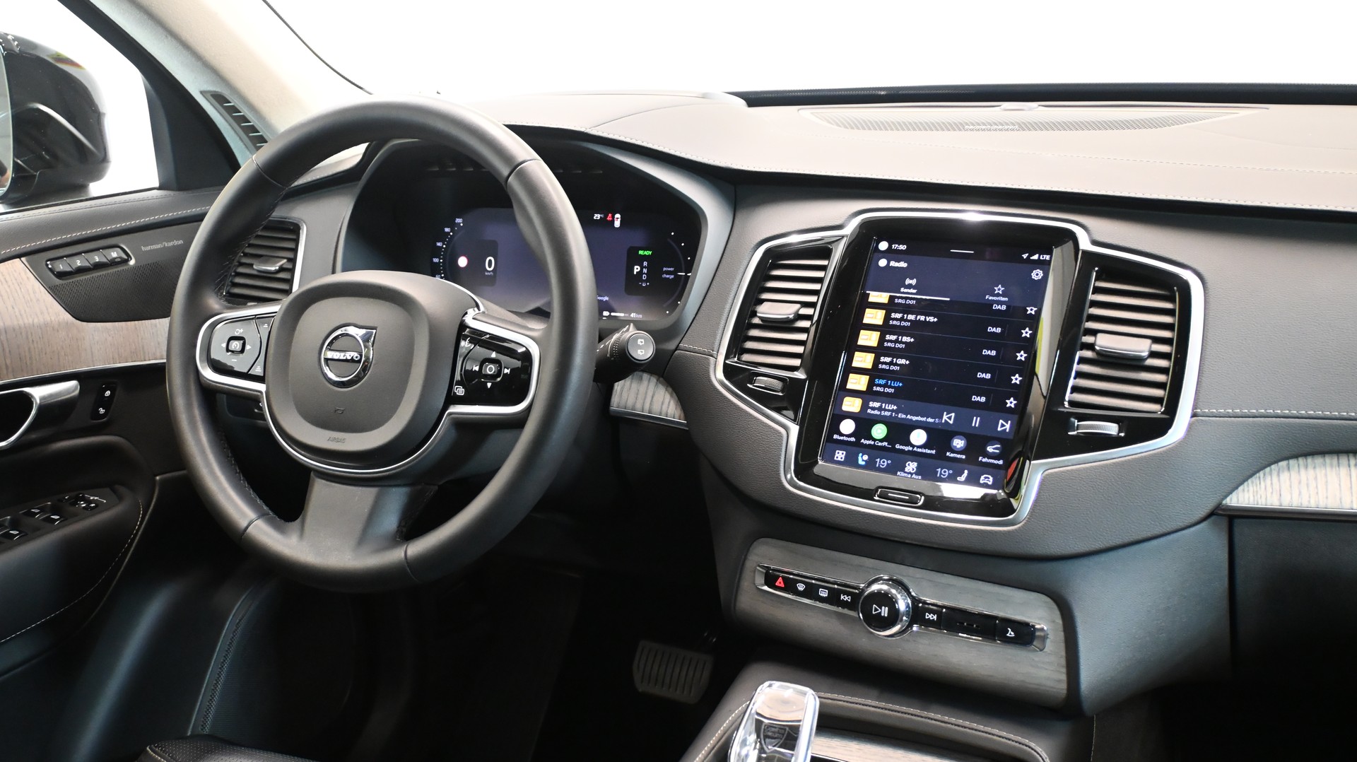 VOLVO XC90 T8 eAWD PluginHybrid Ultimate Dark Geartronic-image-4