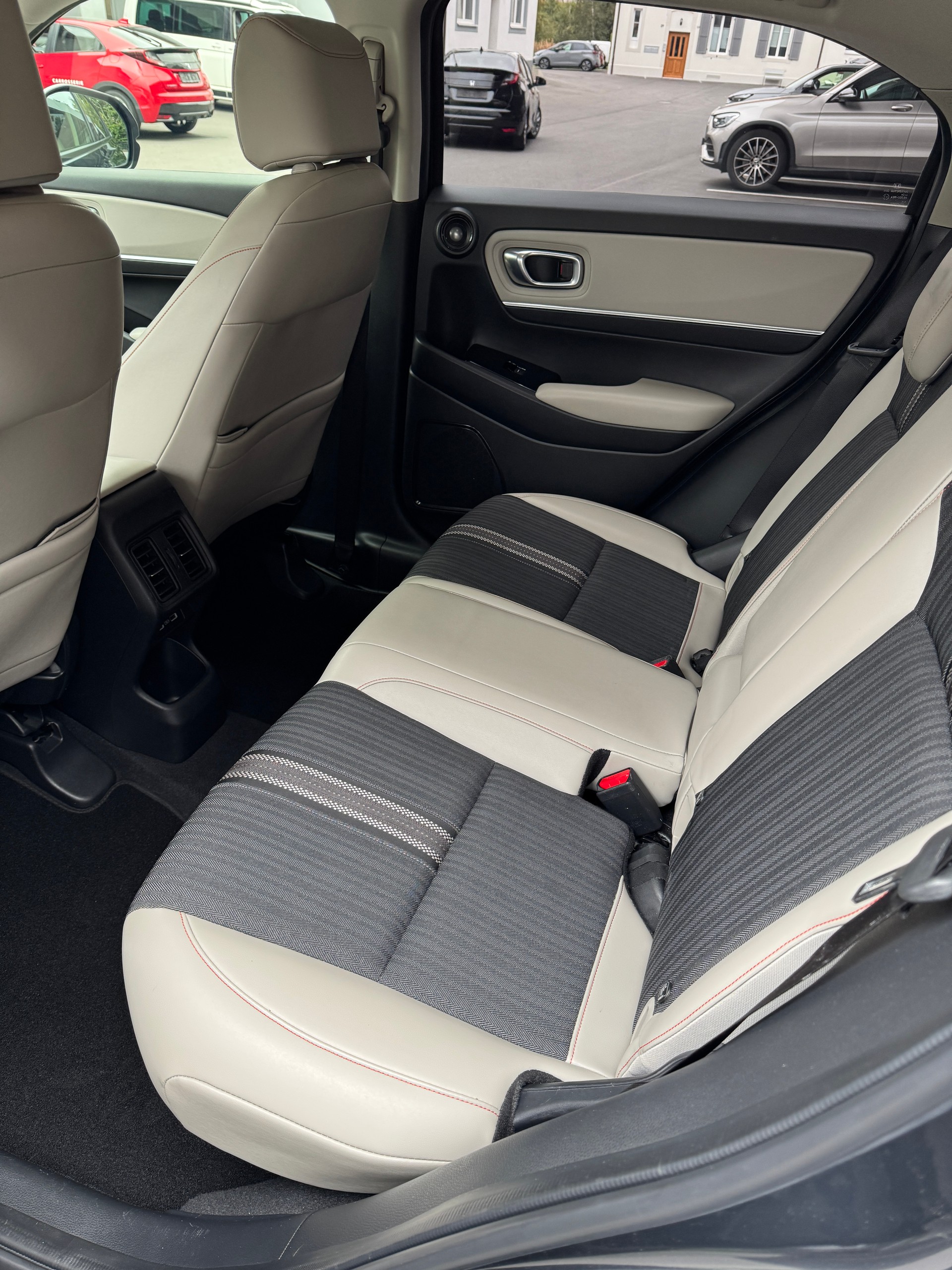 HONDA HR-V 1.5i-MMD Advance Style CVT-image-6
