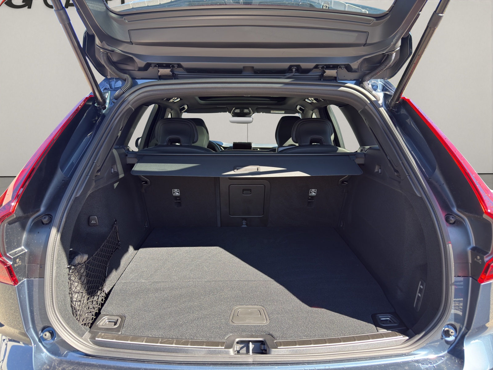 VOLVO XC60 2.0 T8 TE Black Edition eAWD-image-5