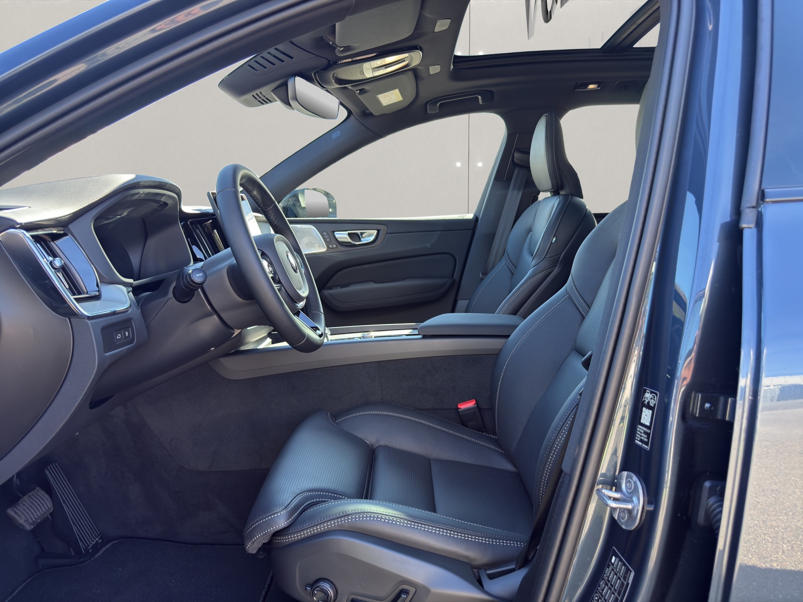 VOLVO XC60 2.0 T8 TE Black Edition eAWD-image-8