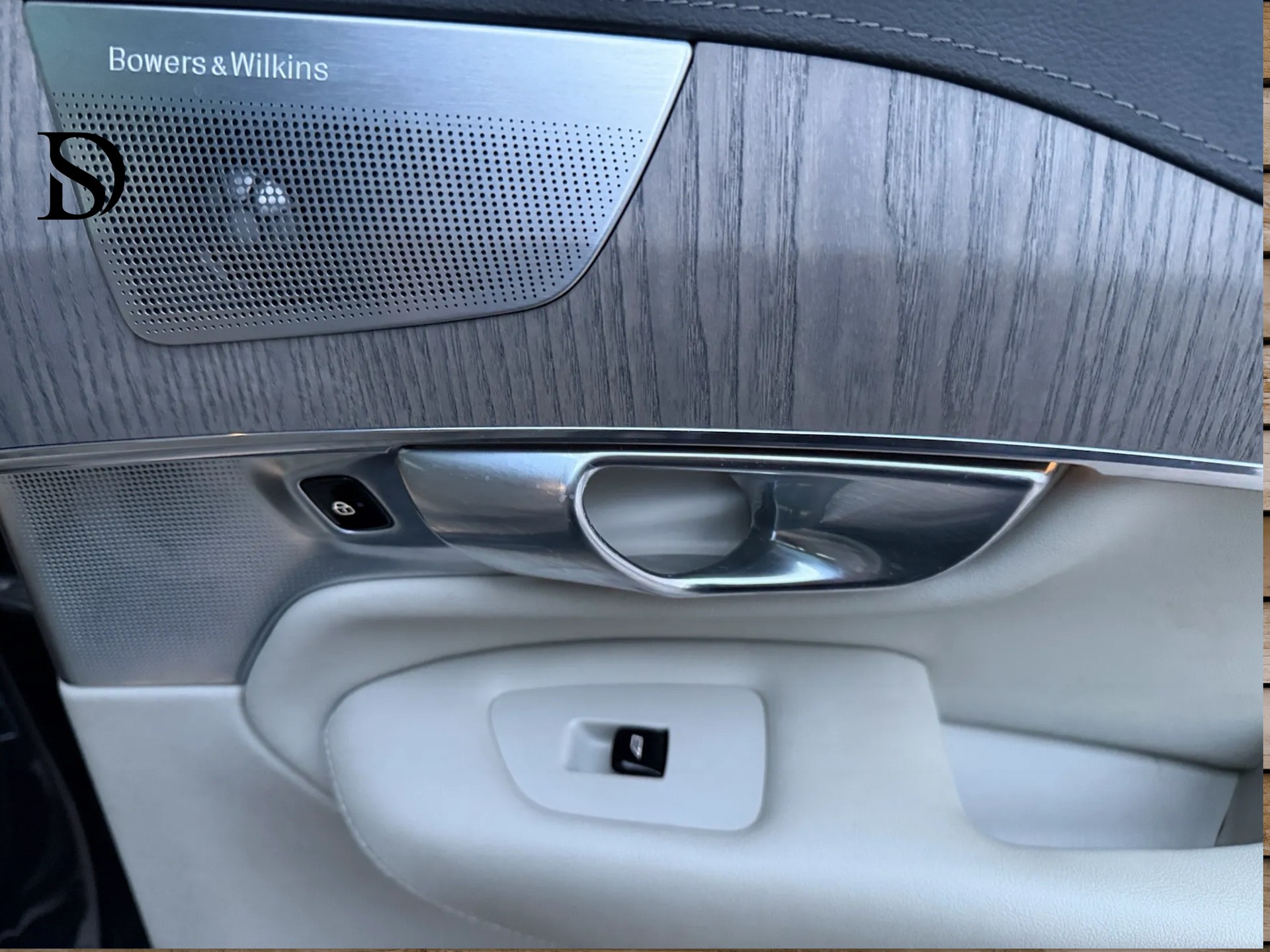 VOLVO XC90 T8 eAWD Inscription Geartronic-image-23