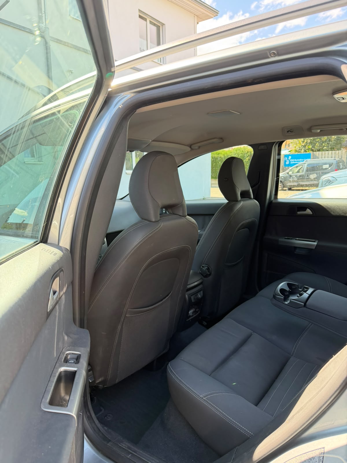 VOLVO V50 2.0D Momentum-image-8