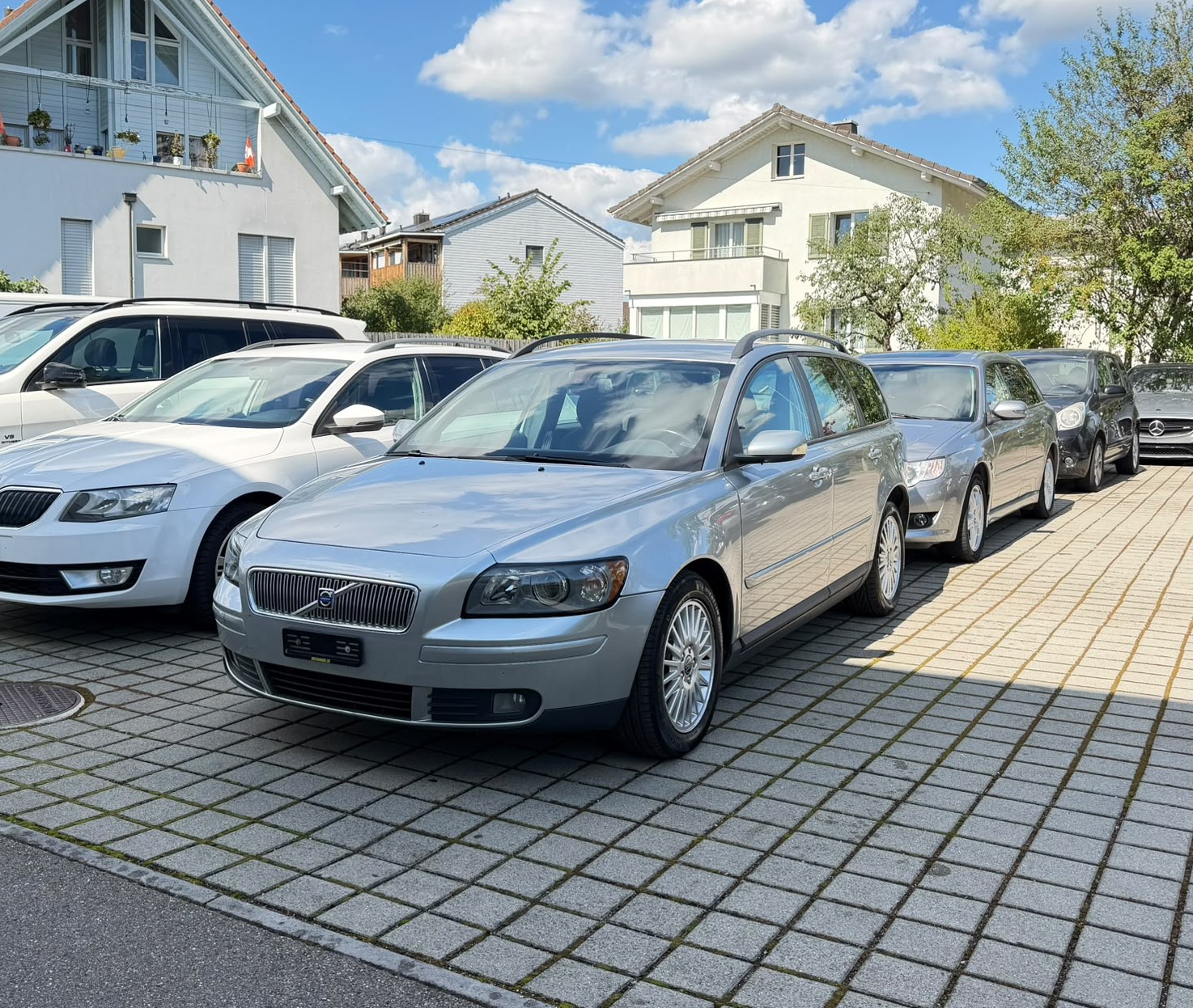 VOLVO V50 2.0D Momentum-image-0