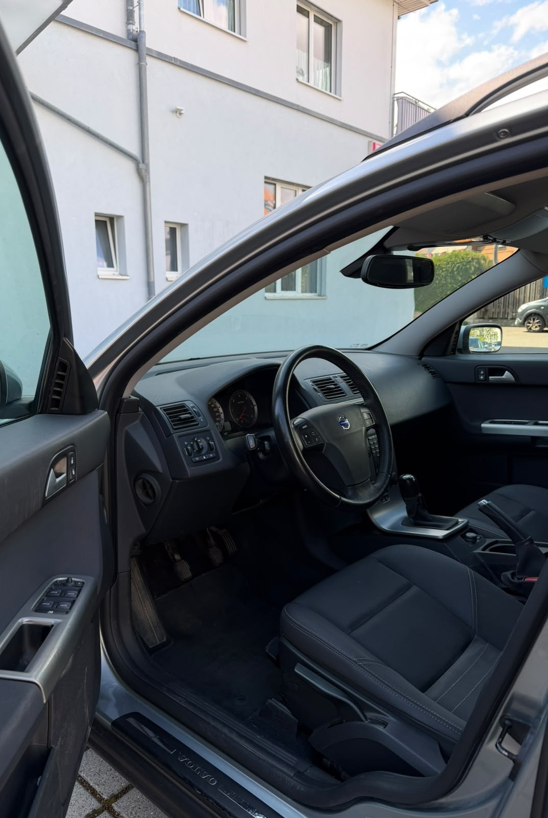 VOLVO V50 2.0D Momentum-image-6