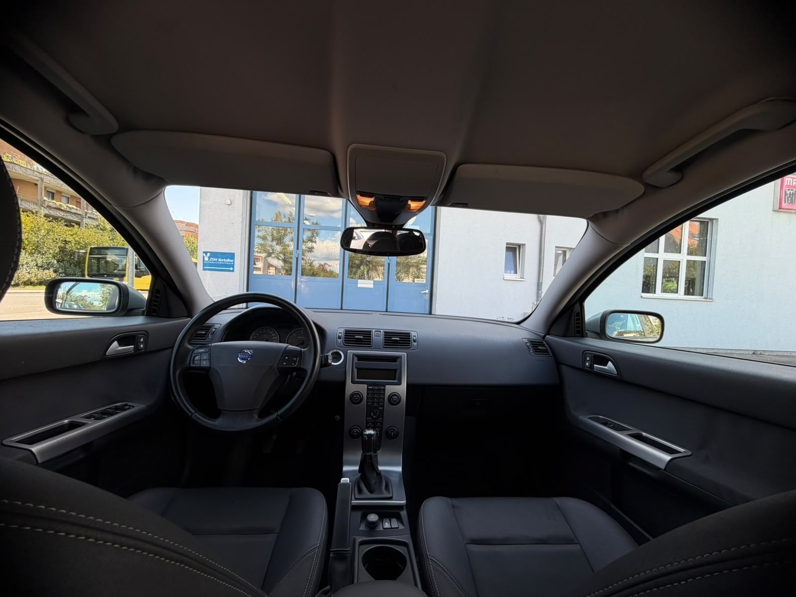 VOLVO V50 2.0D Momentum-image-7