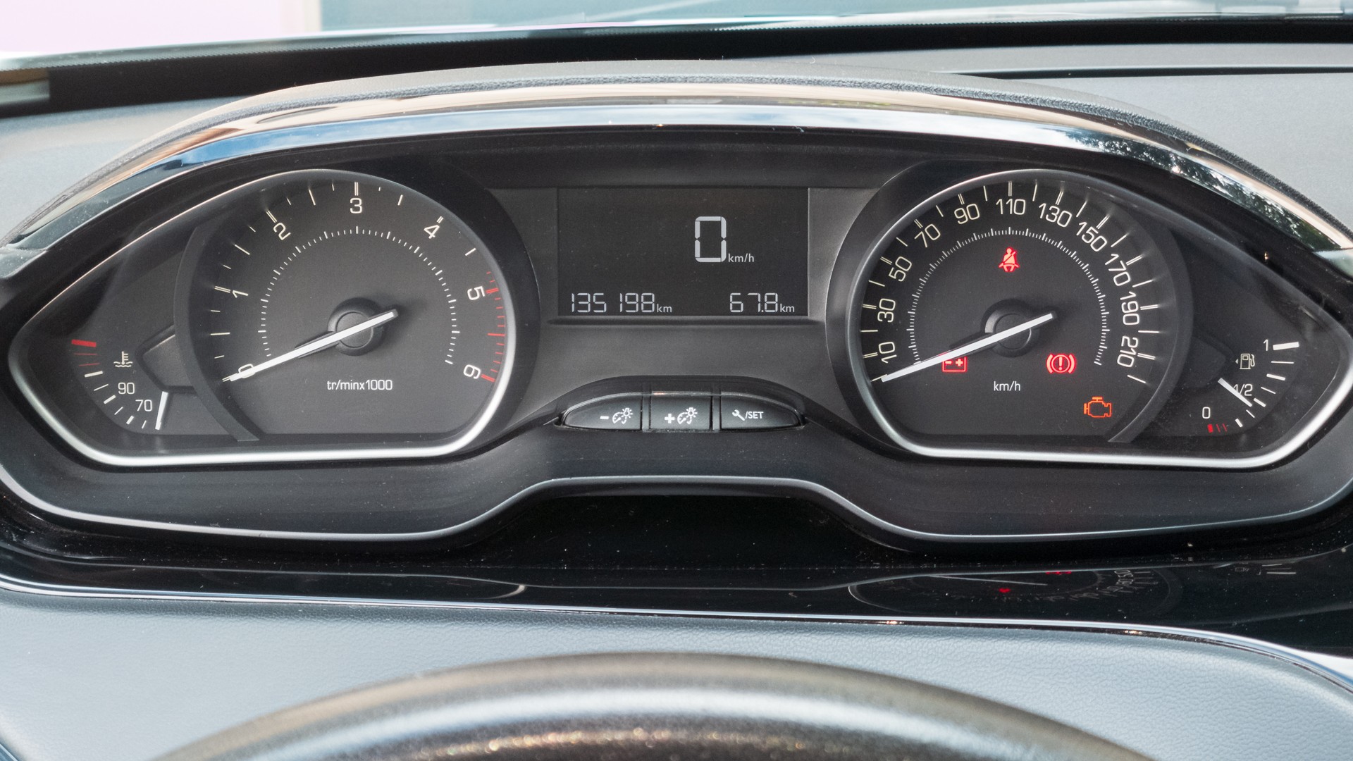 PEUGEOT 1.6 BlueHDI Active-image-7